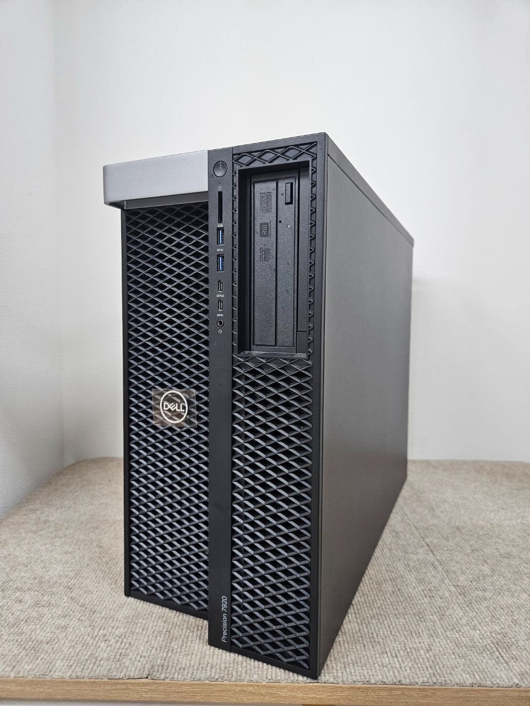 HP Z2 G4 Workstation Xeon W-2125 64GBメモリ