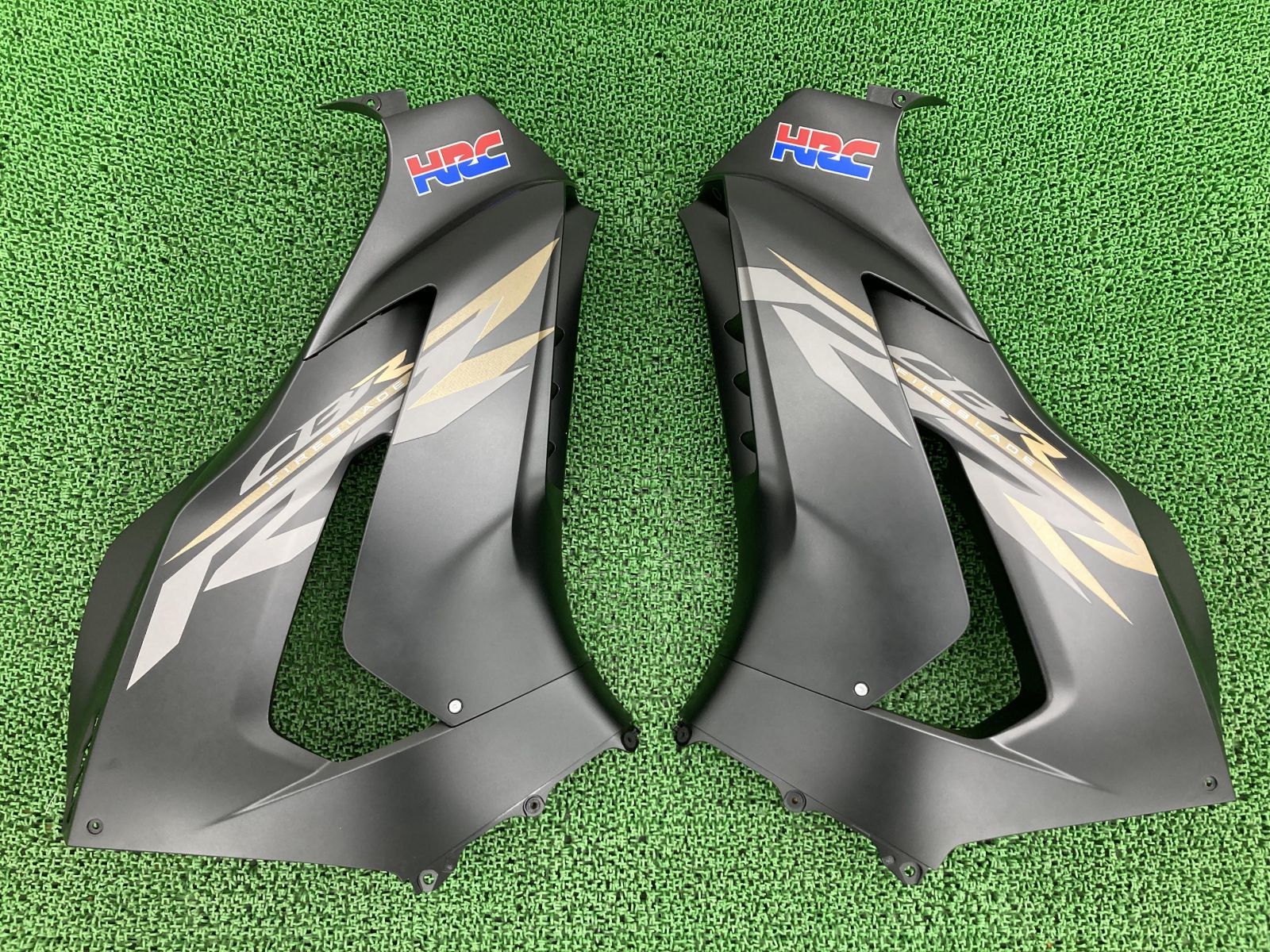 CBR1000RR-RSP サイドカウル 左右 マットB MKR ホンダ 純正 中古 SC82 新車外し ファイヤーブレード ミドルカウル 割れ欠け無し