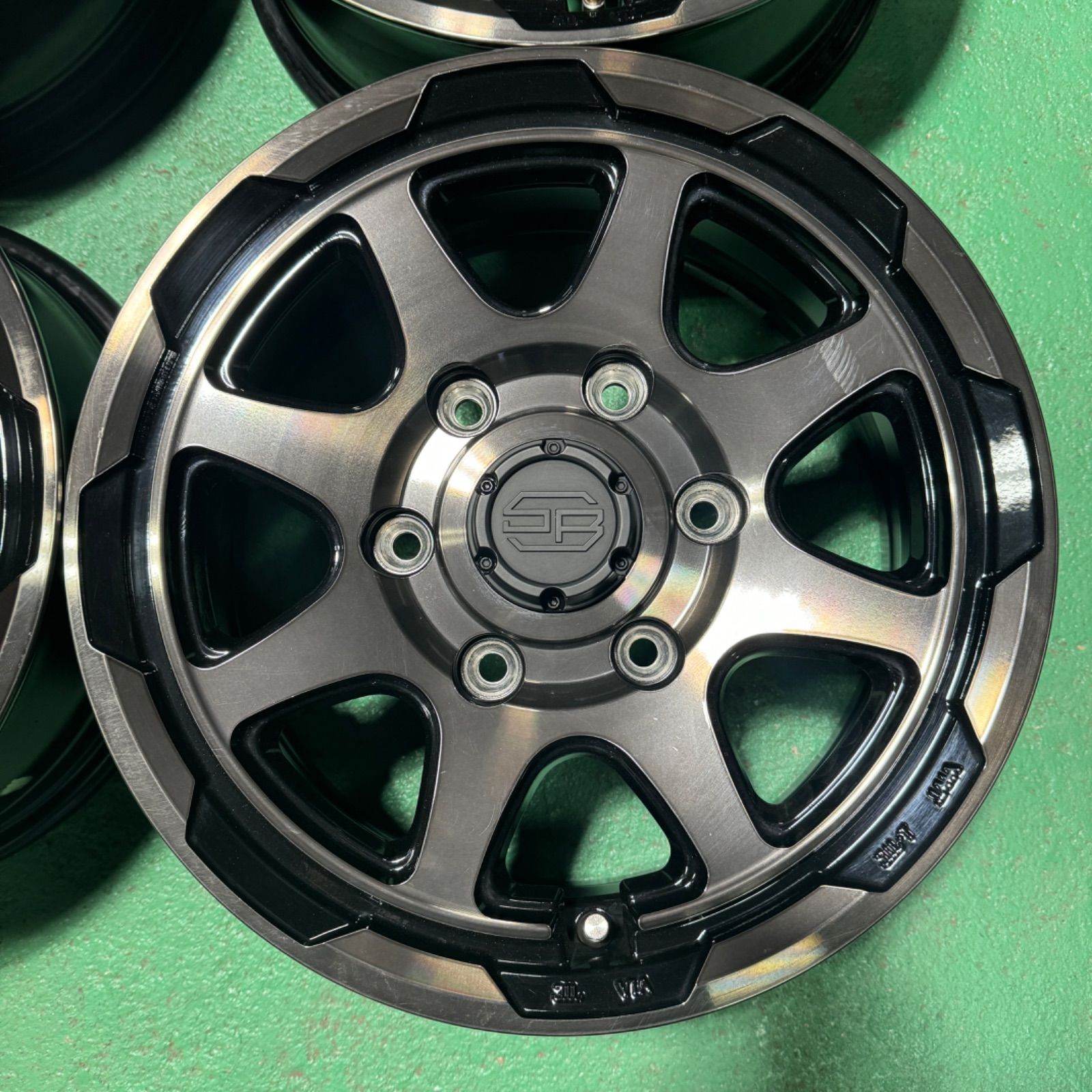 ハイエース WEDS アドベンチャー スタットベルク 15インチ 6j +33