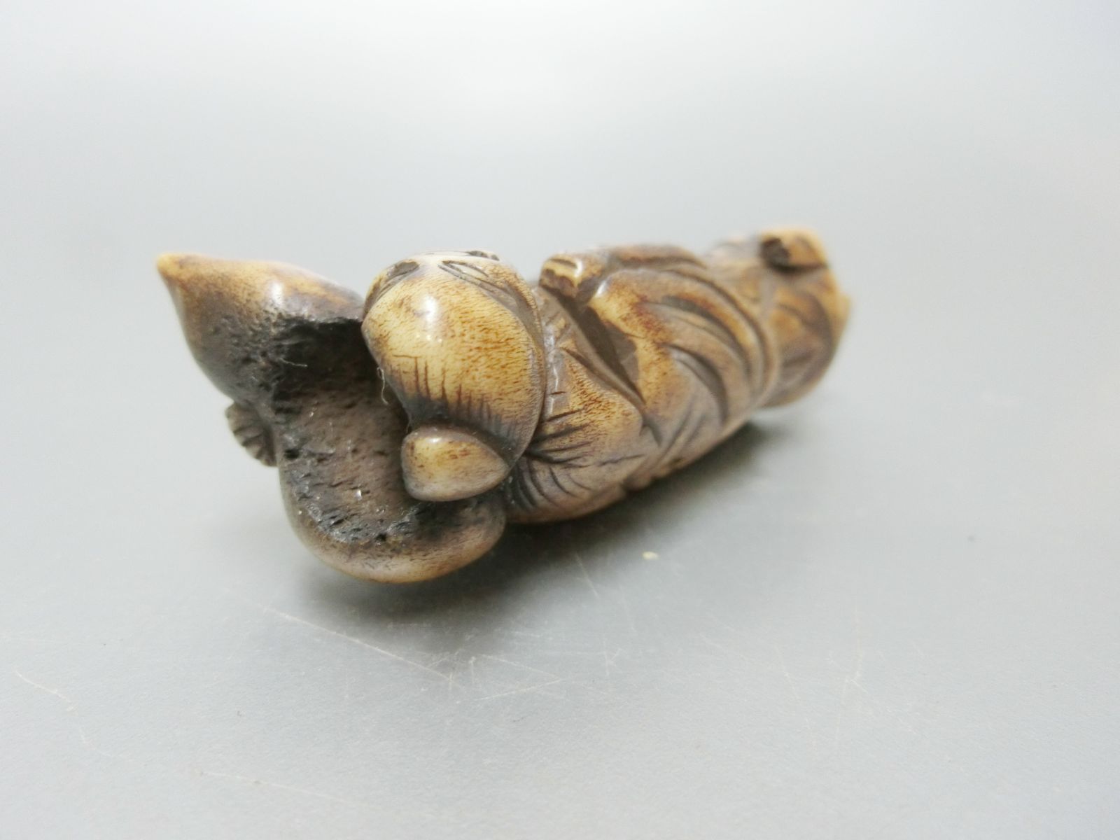 根付 鹿角製 人物に瓢箪 提げ物・56・骨董古美術】美術工芸 鑑賞