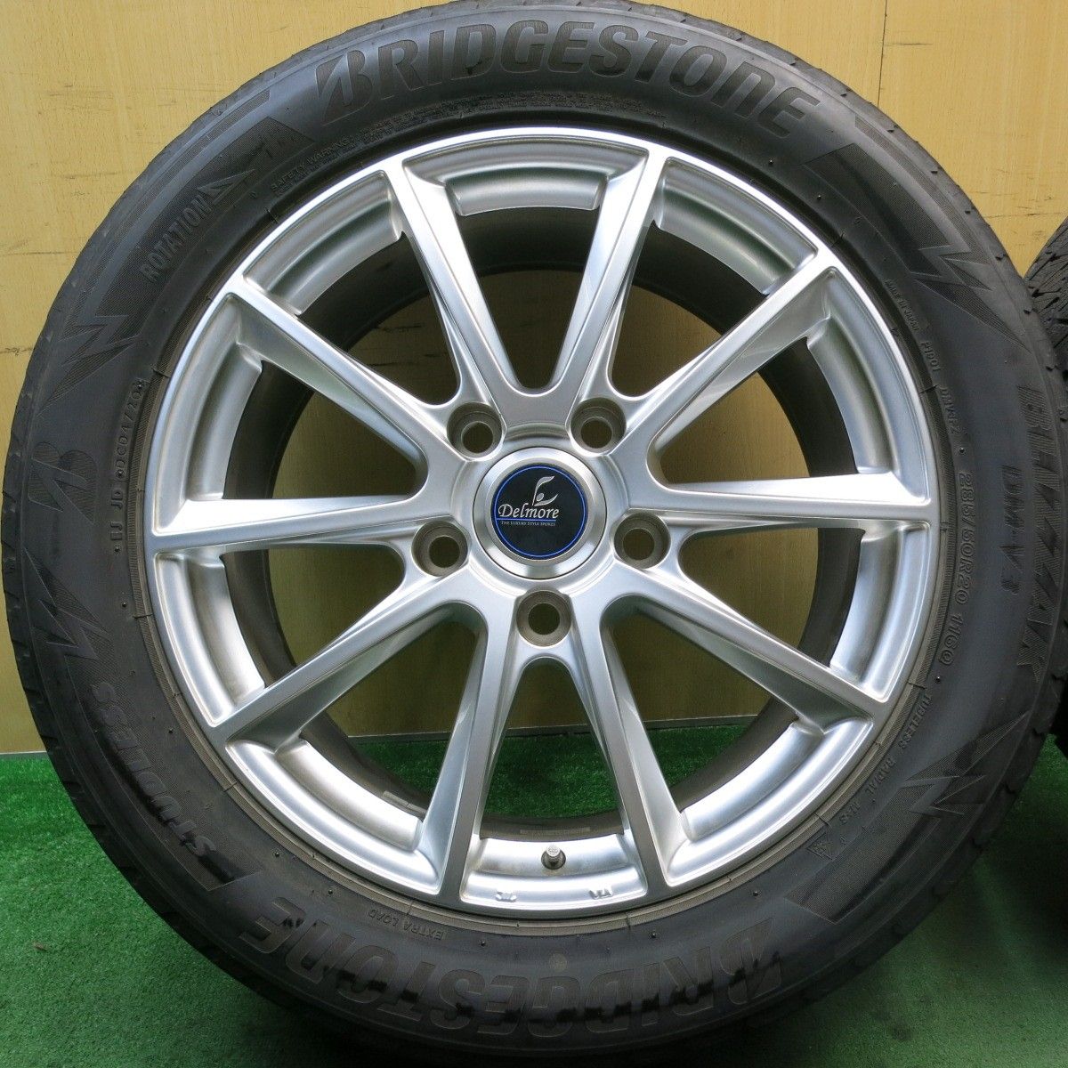 キレイ☆レクサス LX 等 285/50R20 スタッドレス ブリヂストン