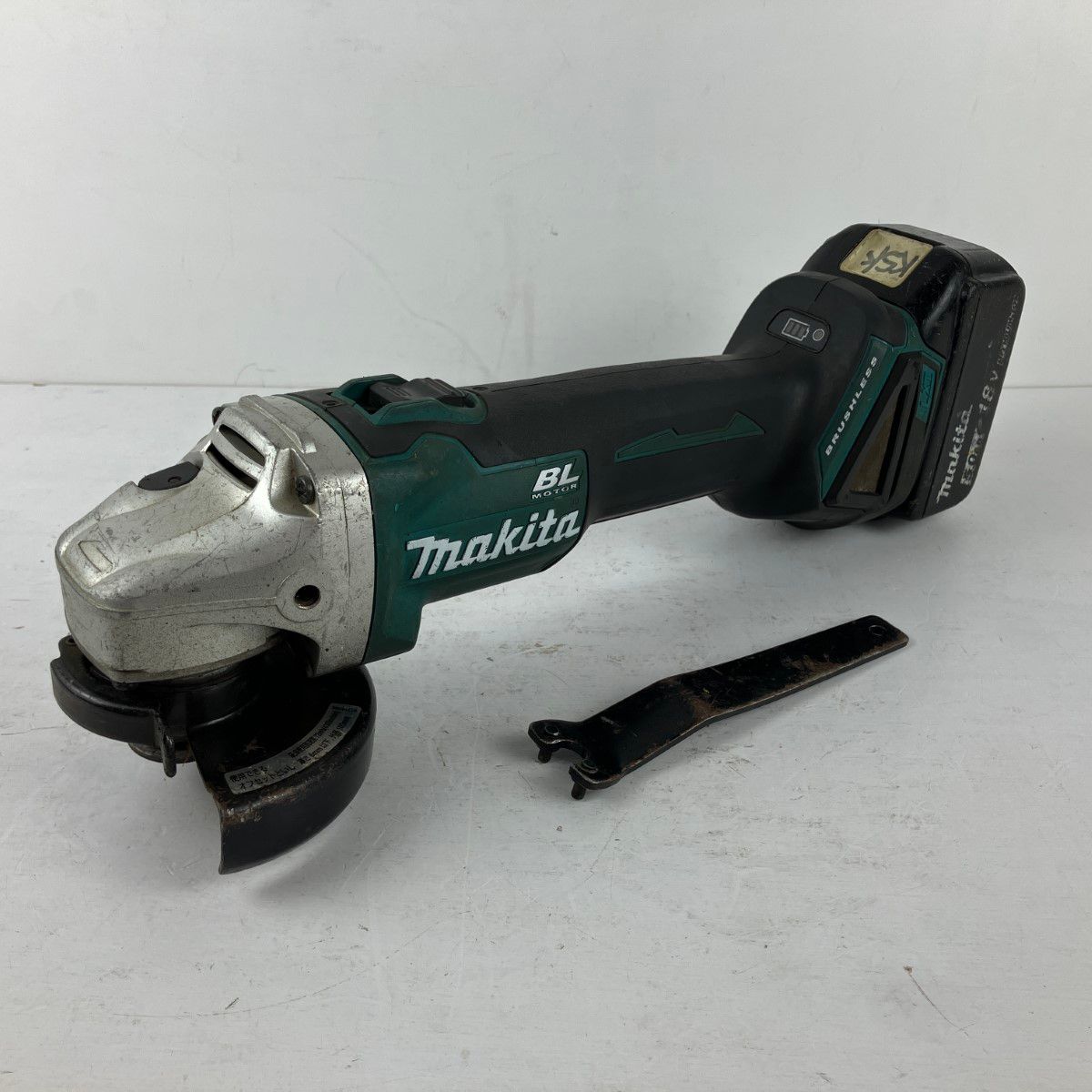 ЗЗMAKITA マキタ 18v 100mm 充電式ディスクグラインダ バッテリーx1付 GA404DN ブルー