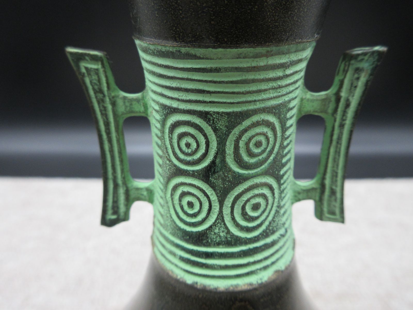 中国美術 高岡銅器 銅製双耳花瓶 花器 壺 年代物 唐物 中国美術 高岡銅器 銅製双耳花瓶 花器 壺 年代物 唐物（高岡銅器