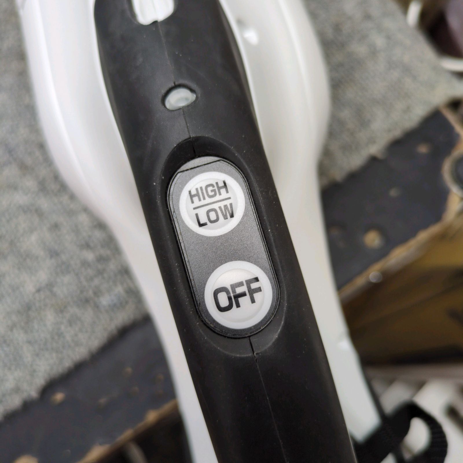 J265 ☆小キズ使用感有り☆充電式スティック掃除機☆Makita☆CL182FD