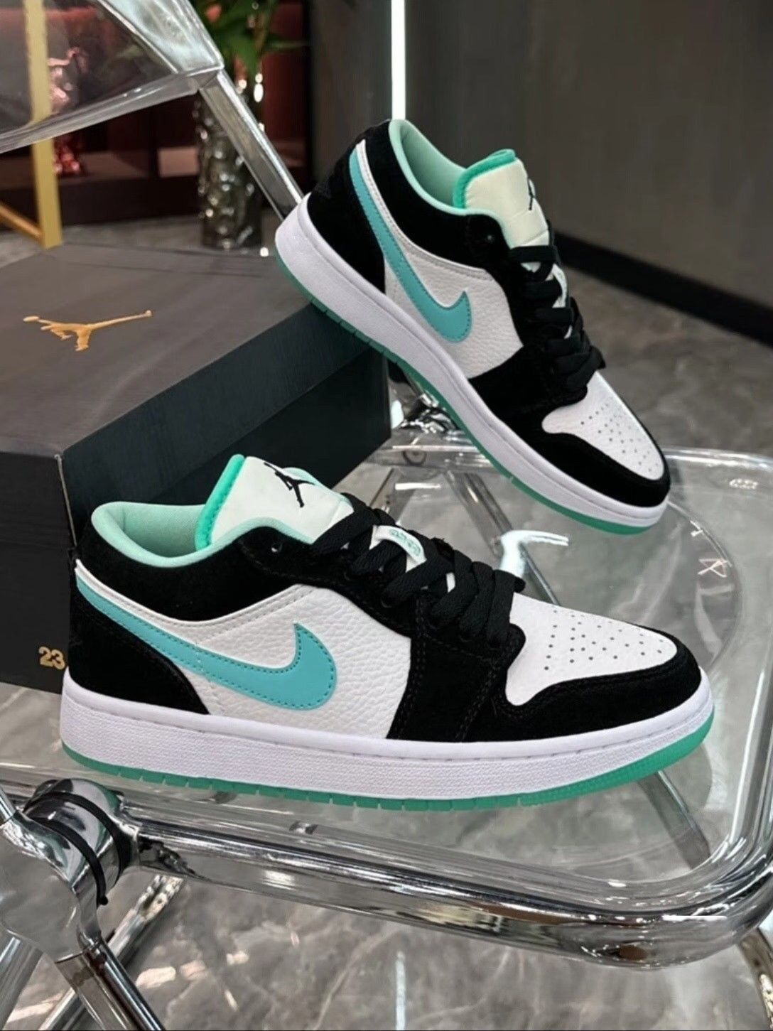 ✨大特価✨新品 未使用  ナイキ NIKE Air Jordan 1 Low AJ1  'Island Green'  箱付 男女兼用