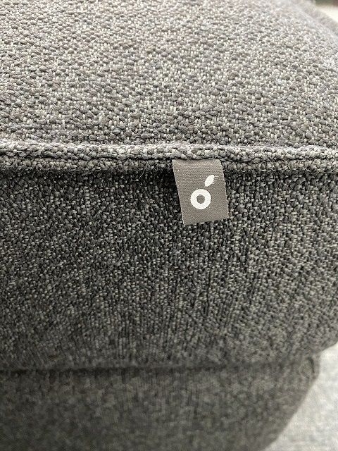 チャコールグレー