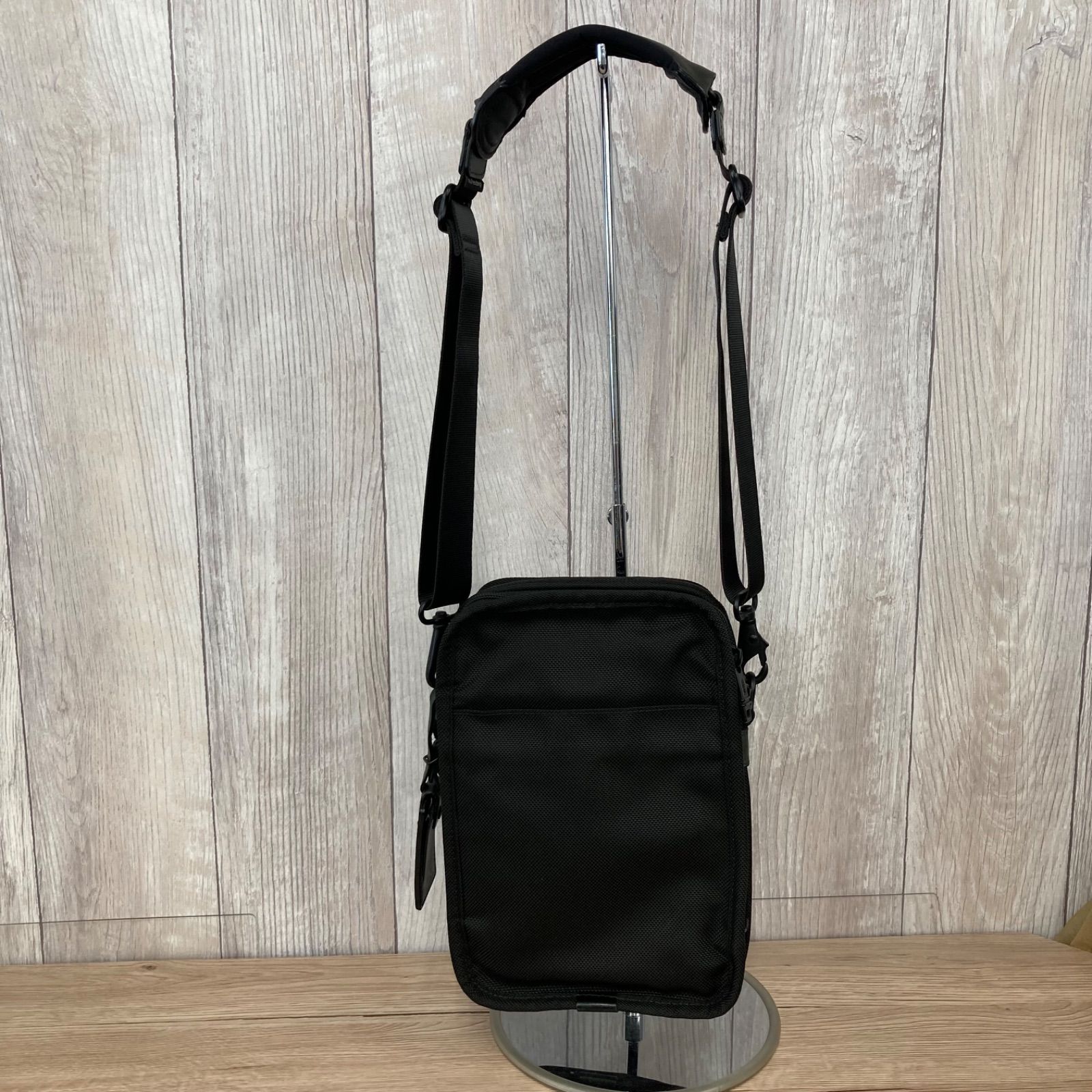 TUMI 22102DH ショルダーバッグ ブラック TUMIトゥミ ショルダーバッグクロスボディ 22102DH ブラック