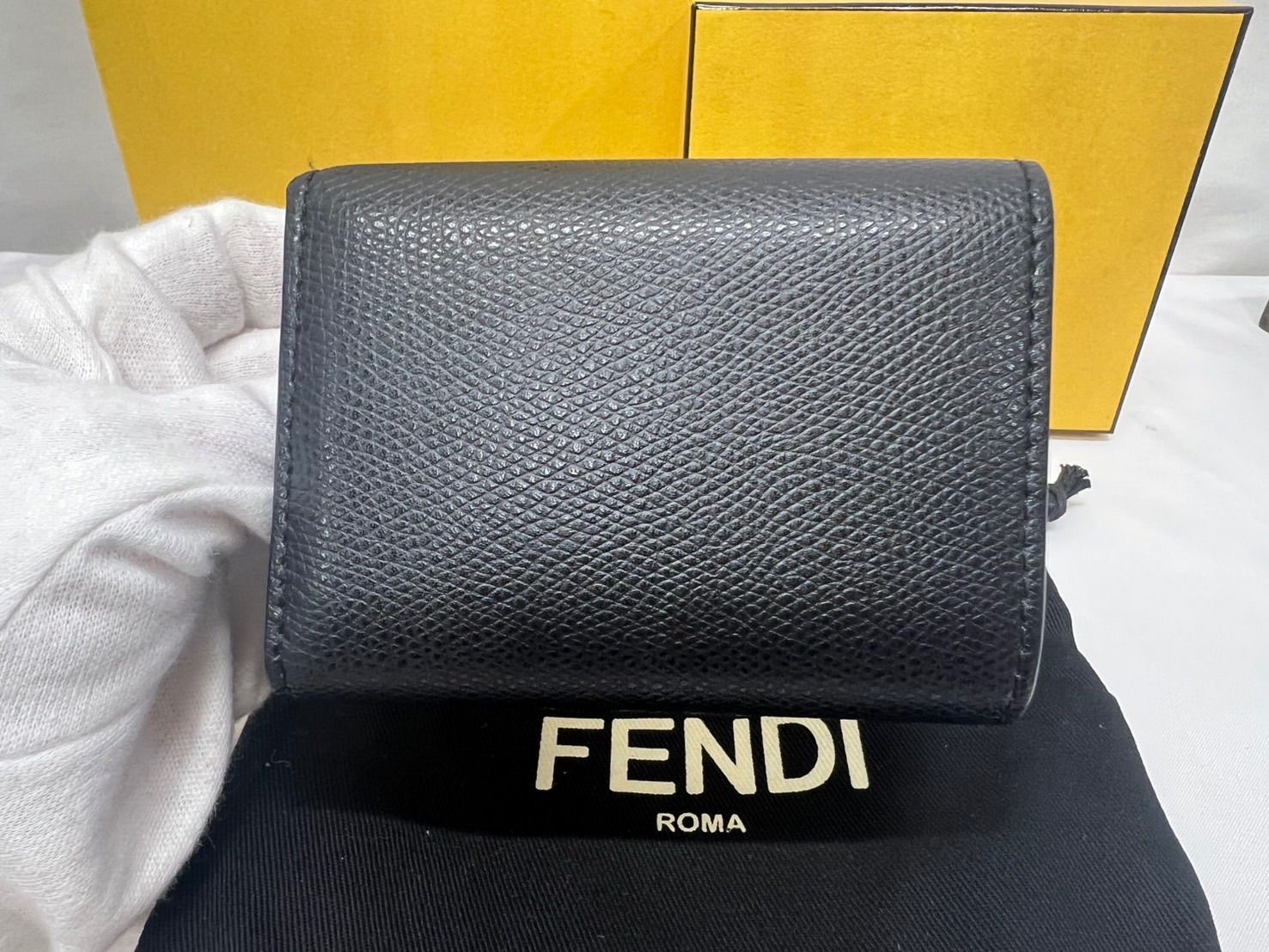 FENDI FFダイヤモンド 三つ折り財布 ブラック 極美✨FENDI 三つ折り財布 コンパクト FF ダイヤモンド レザー