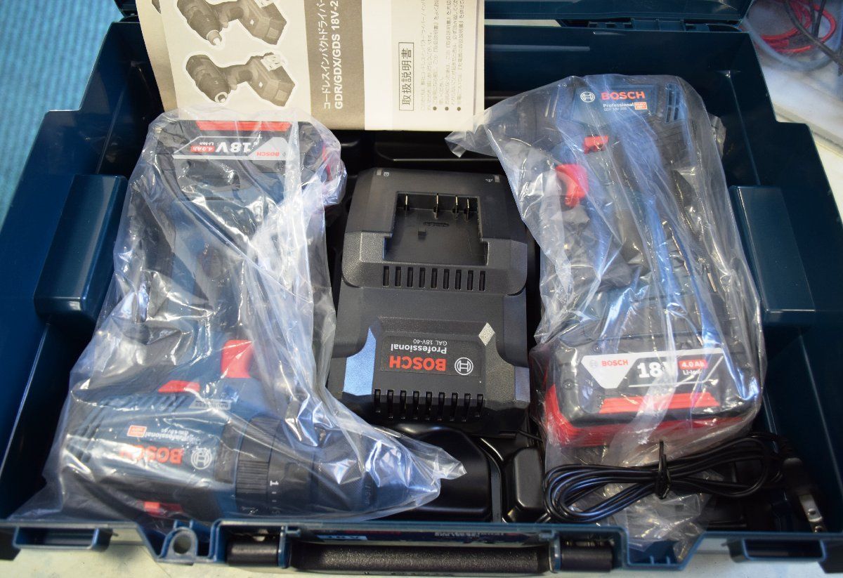 BOSCH 18Vコンボキット GDR18V200GSB (インパクト GDR18V-200 + 振動ドライバードリル(18V) GSB18V-55)  /(4.0AH)２個//未使用品(展示品) - メルカリ