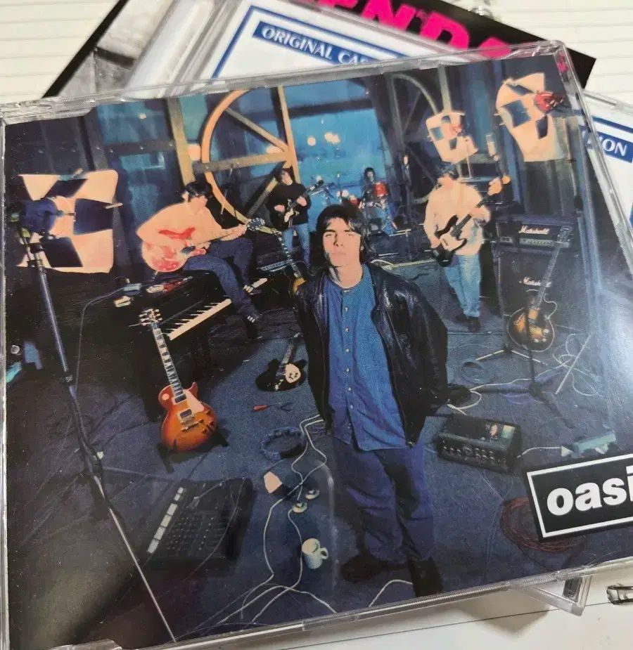 oasis : supersonic オアシス スーパーソニック おまけ付き!! Amazon.co.jp: オアシス:スーパーソニック (通常版) [Blu-ray