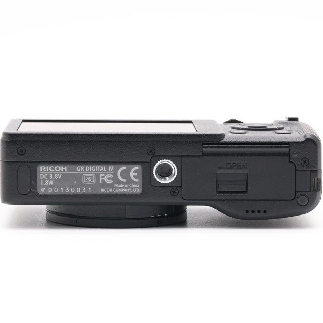 F 1.9搭載｜高速AF×手ブレ補正×クラシカルデザイン