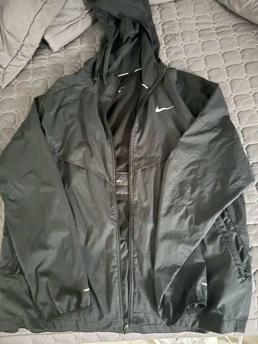Nike ナイキ ウインドランナー