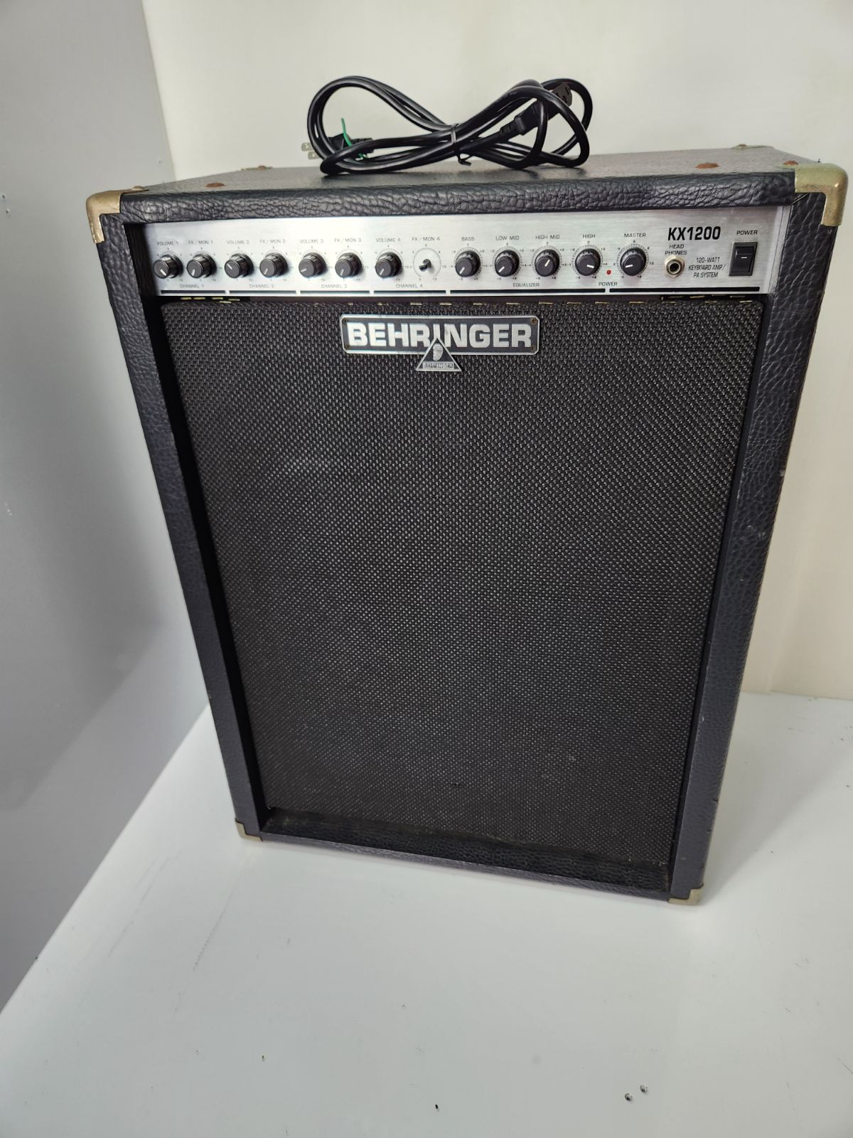 BEHRINGER ベリンガー キーボードアンプ KX1200 キーボードアンプ KX1200 BEHRINGER - メルカリ