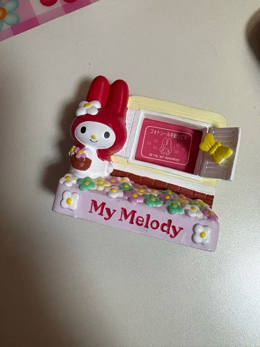 レトロキティー ルージュ マイメロディ マグネット 吸う