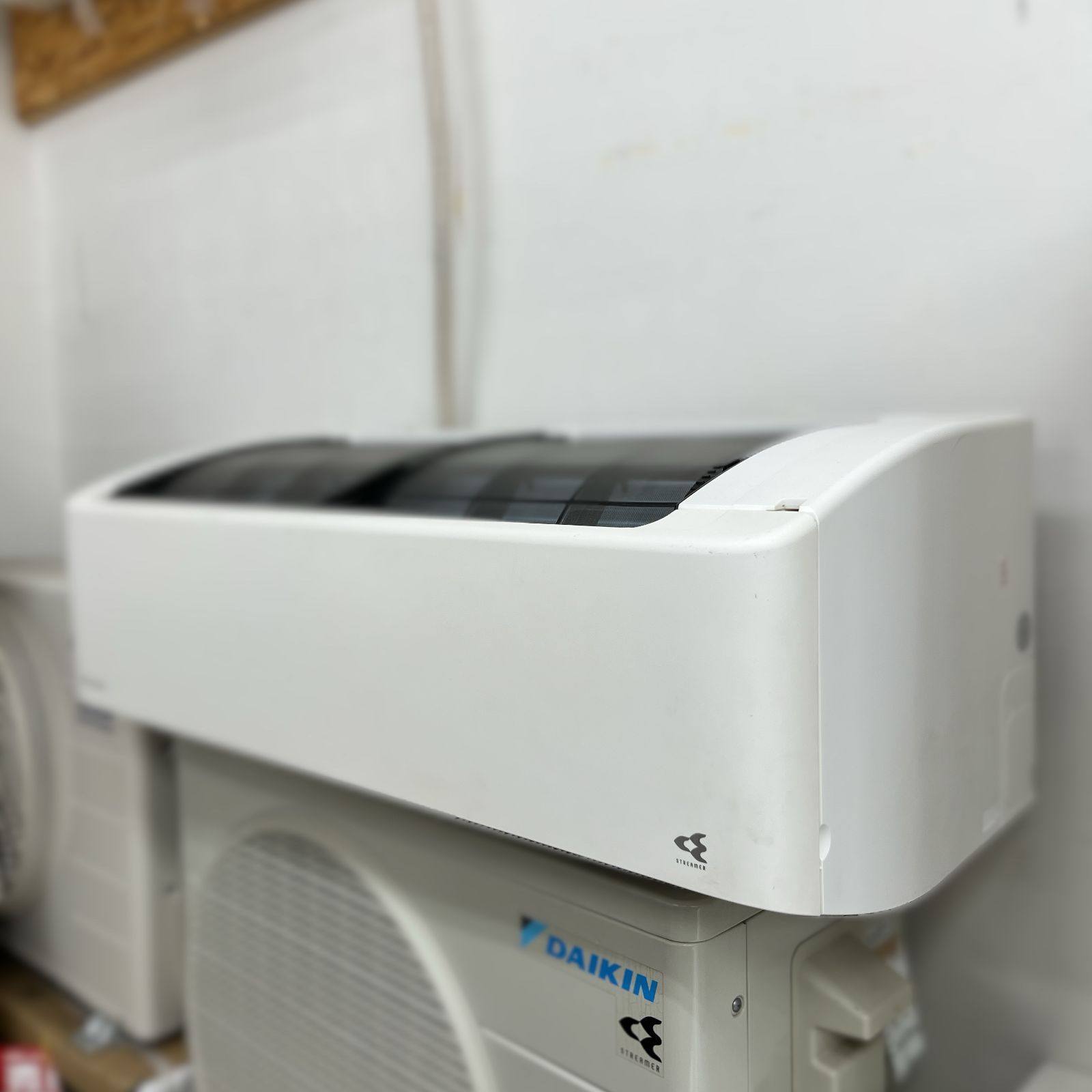 送料別途】ダイキンエアコン 2023年 4.0kw AN403AABKP-W [おもに