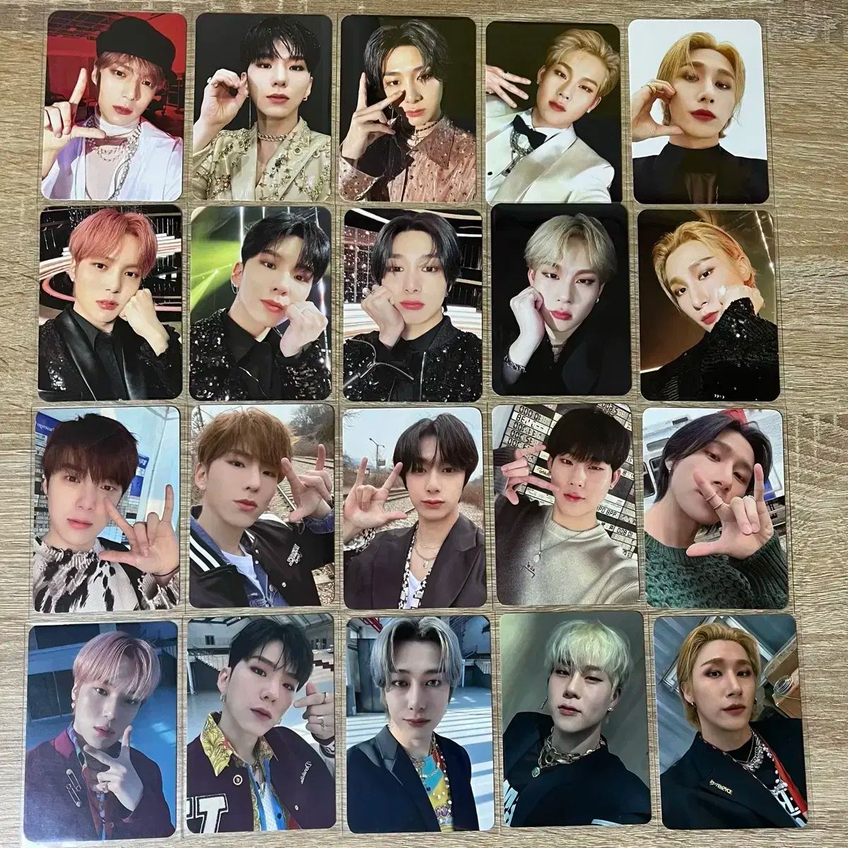 143 章 MONSTA X モンスタエックス モネク shape of love LOVE トレカ まとめ売り