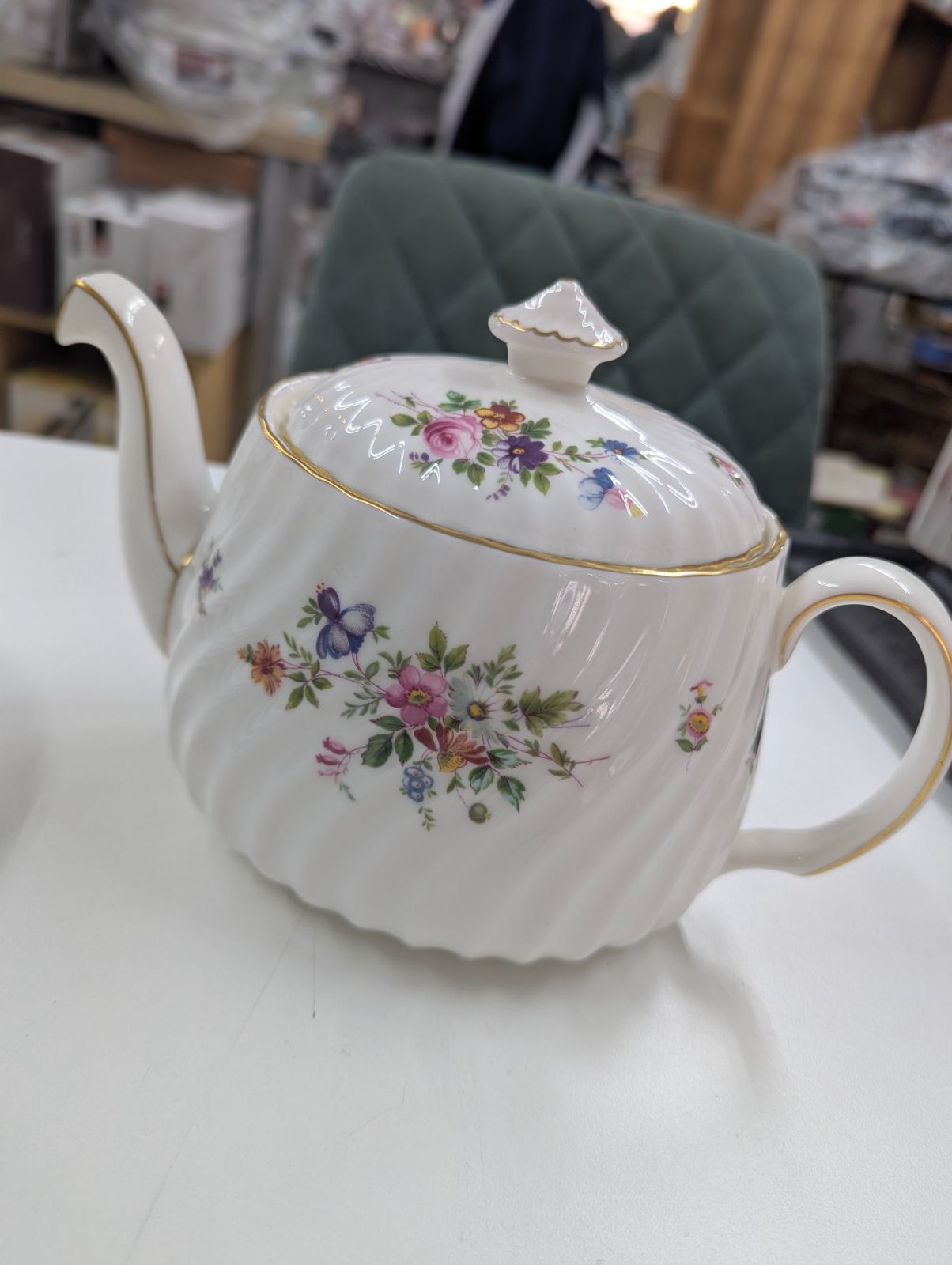 MINTON ティーカップ2客&ティーポットとおまけ 【公式通販】 MINTON ティーカップ2客&ティーポットとおまけ 【公式通販】