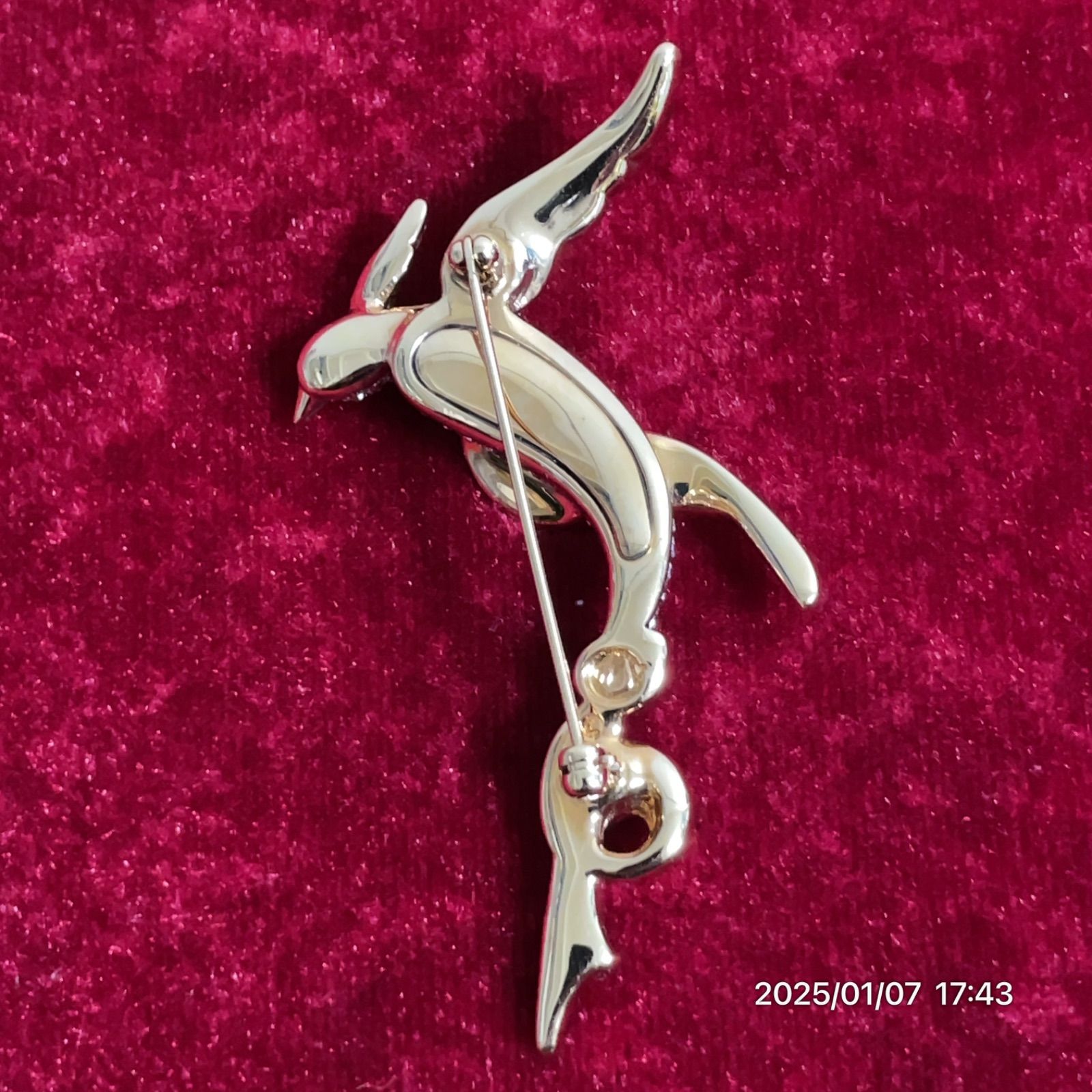 美品 SWAROVSKI スワロフスキー 鳥モチーフ クリスタル ジルコニア ゴールドボディ ブローチ アクセサリー 装飾品 - メルカリ