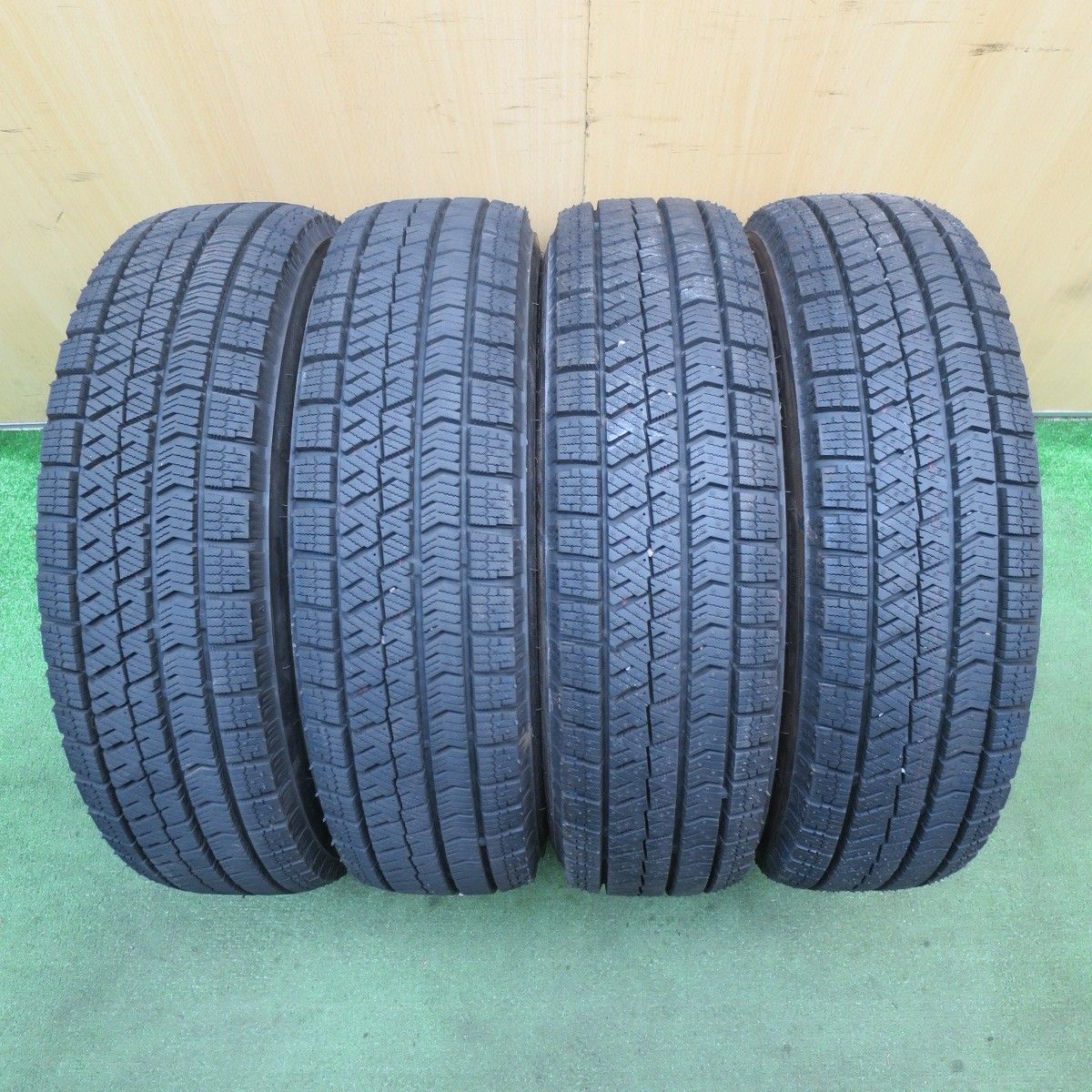 バリ溝 22年 キレイ ほぼ10分 スタッドレス 155 70R13 ブリヂストン ブリザック VRX2 VELVA CHARGE ヴェルヴァ 13インチ PCD100 4H 5092406NJス FFCRYSTALESIA_COM