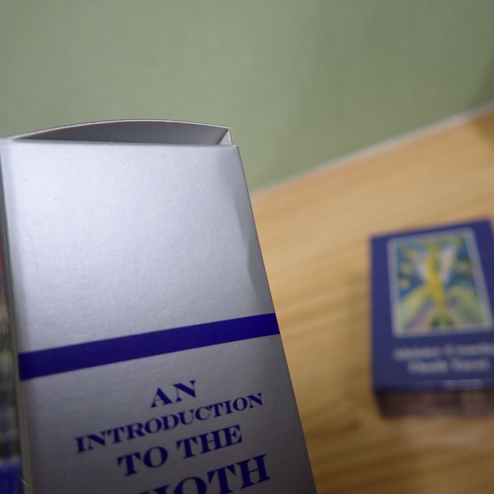 トート・タロット入門（カード未開封） 送料 無料おもちゃ・ホビー・グッズ - カード未開封 決定版 トート