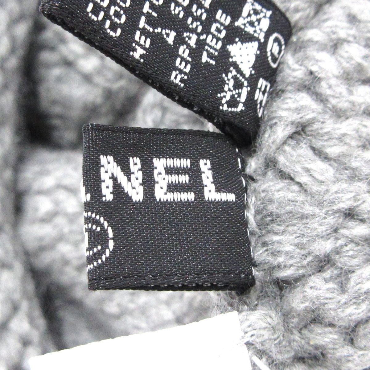 CHANEL(シャネル) ニット帽美品 - グレー ココマーク カシミヤ CHANEL(シャネル) ニット帽美品 - グレー ココマーク カシミヤ