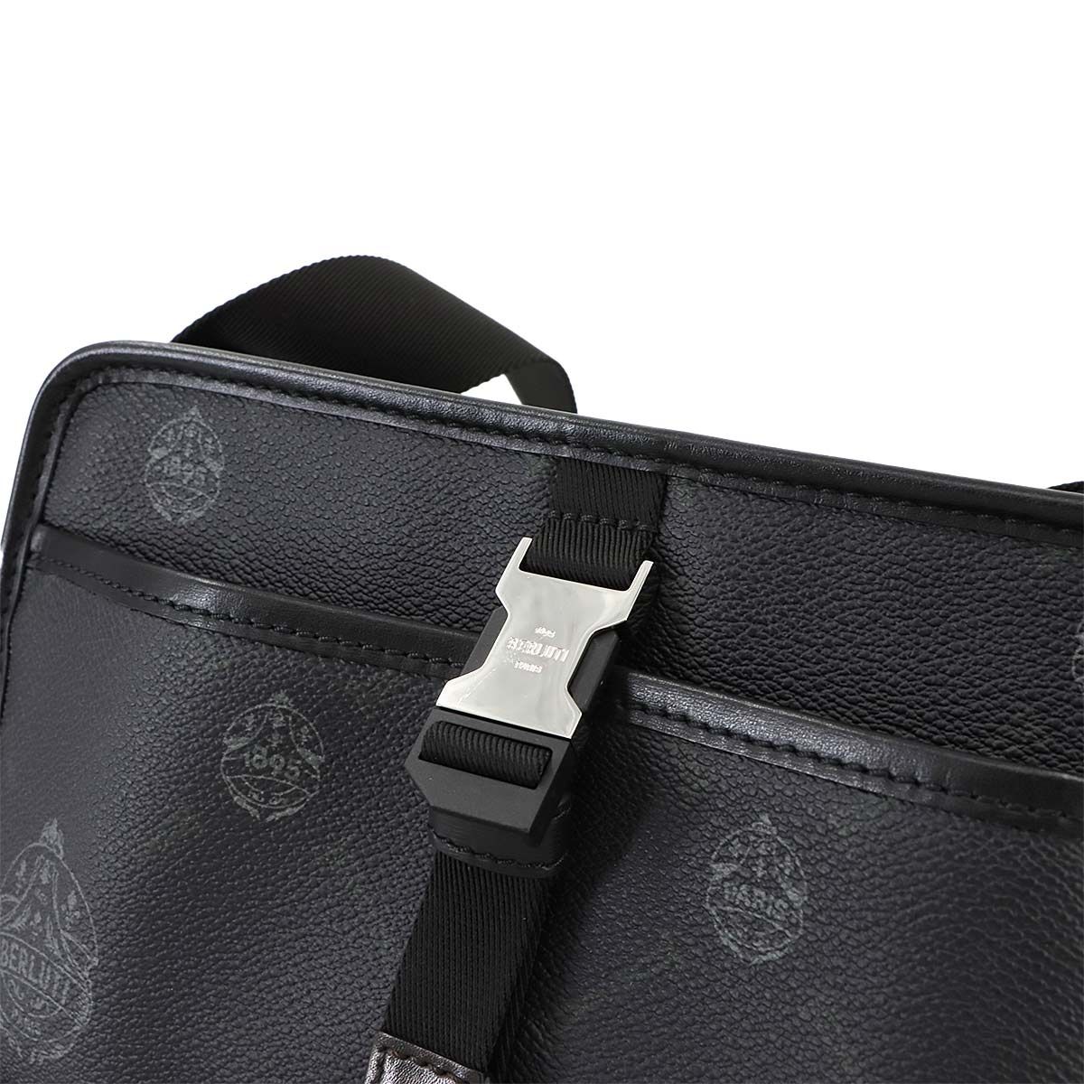 新品同様 ベルルッティ Berluti クルーザー ショルダー バッグ PVC