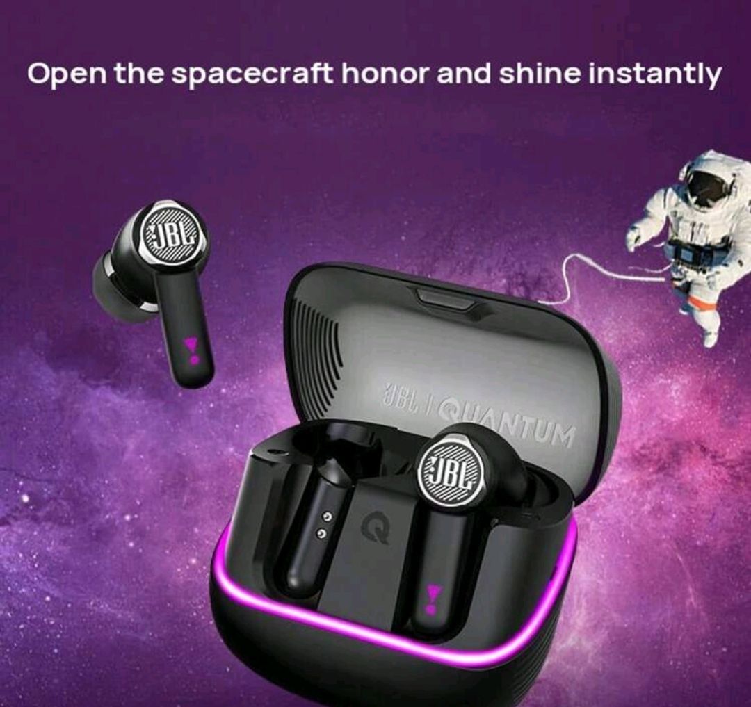 FA03-17 ミュウミュウ 新品同様 AirPodsケース ネックストラップ FA03-17 ミュウミュウ 新品同様 AirPods ケース ネック