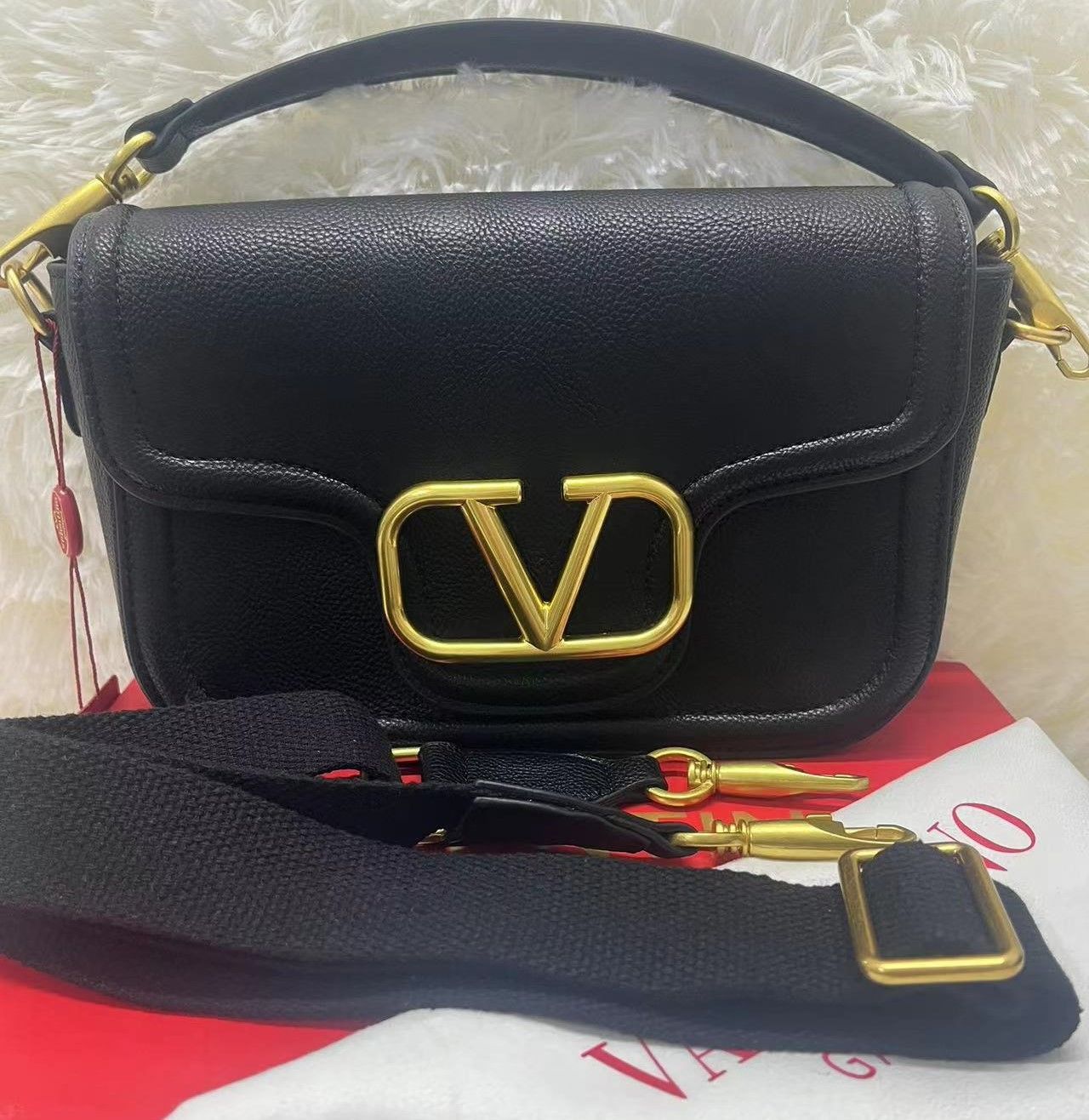 美品✨VALENTINO ショルダーバッグ  ハンドバッグ