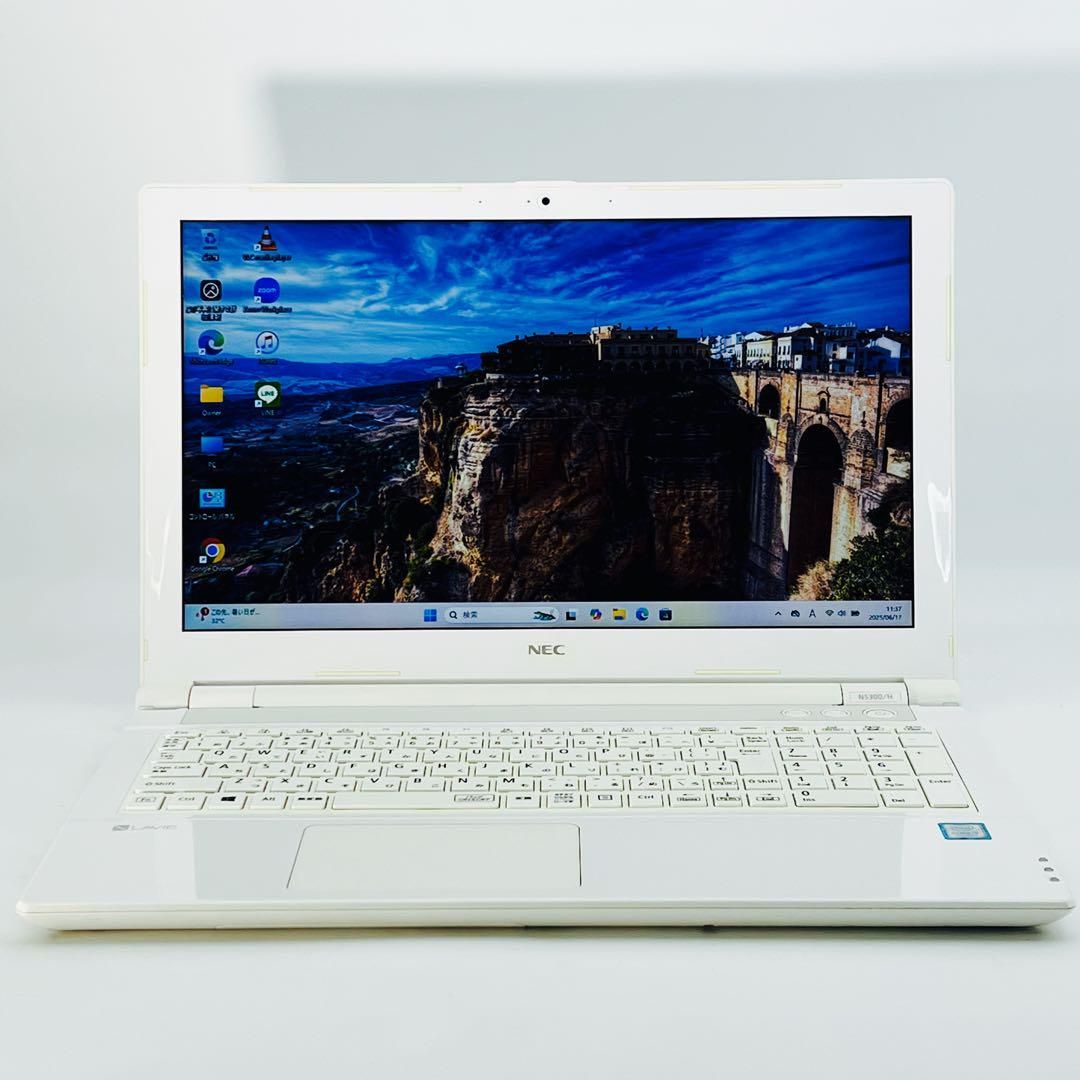 2017年 8月製　NEC LAVIE NS300/HAW NEC LAVIE NS300/HAW 2017年式 Corei3 8GB ノートパソコン