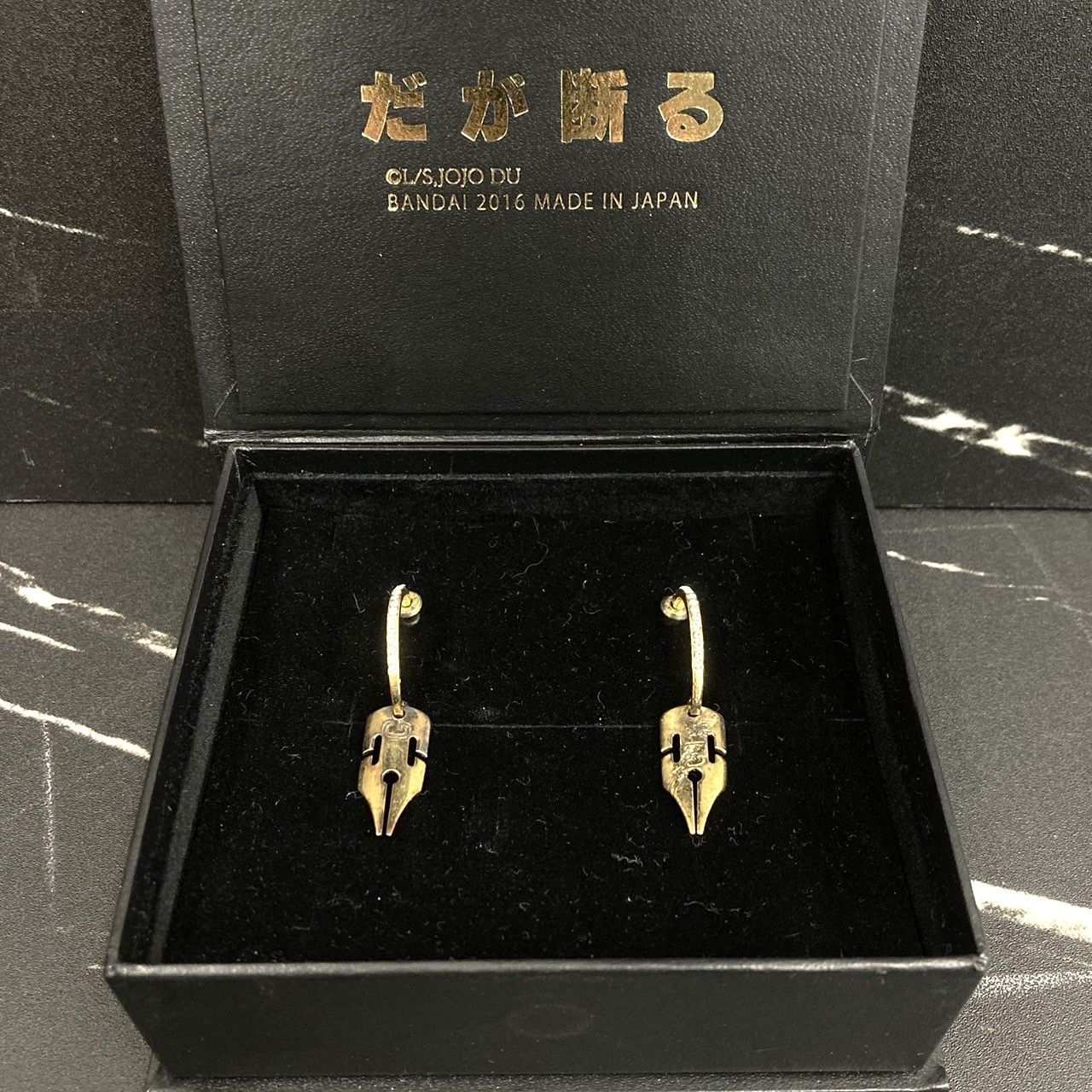 ジョジョの奇妙な冒険 岸部露伴は動かない スワロフスキーピアス 
