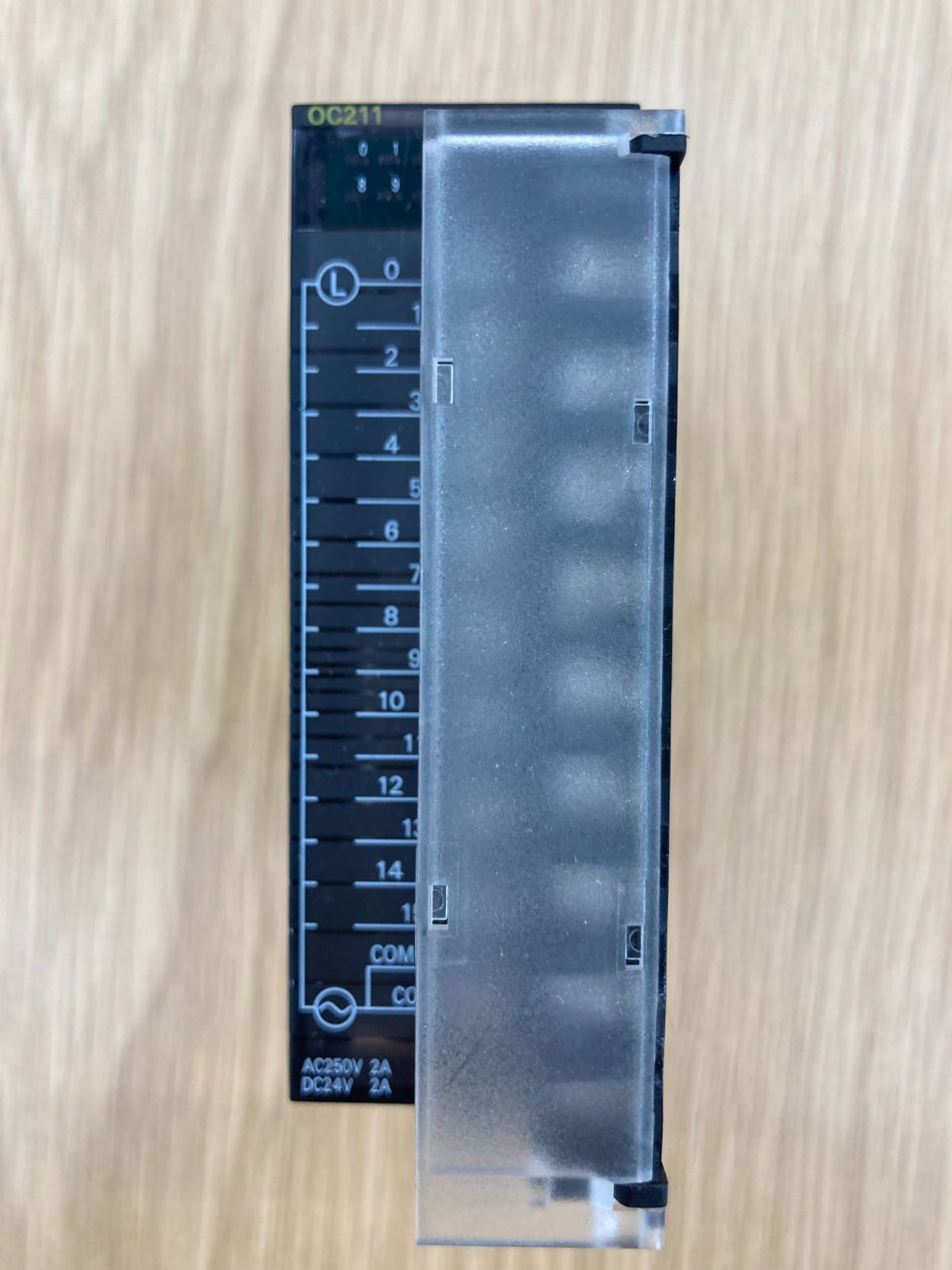 【中古品】オムロン 出力ユニット CJ1W-OC211