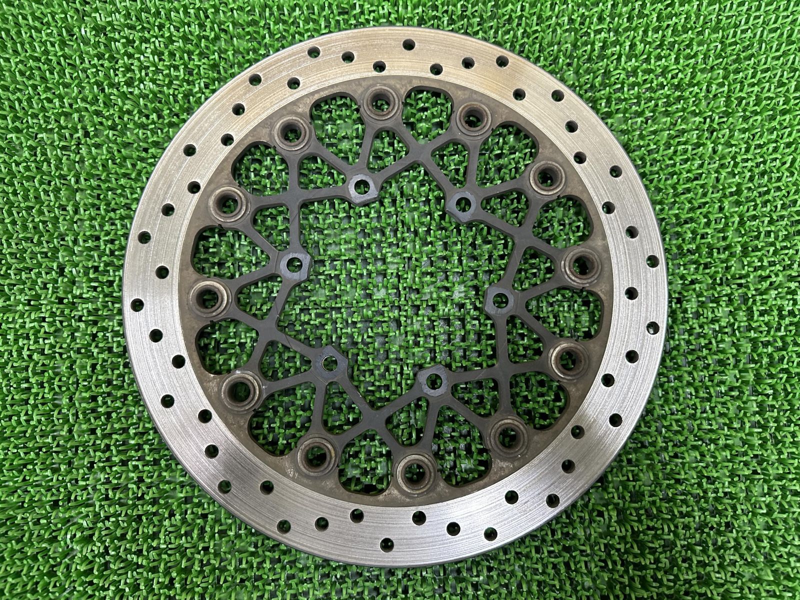 新品未使用GSX-R600純正フロントブレーキディスク新品 GSX-R600 フロントブレーキディスク 片側 スズキ 純正 中古 12年～20年