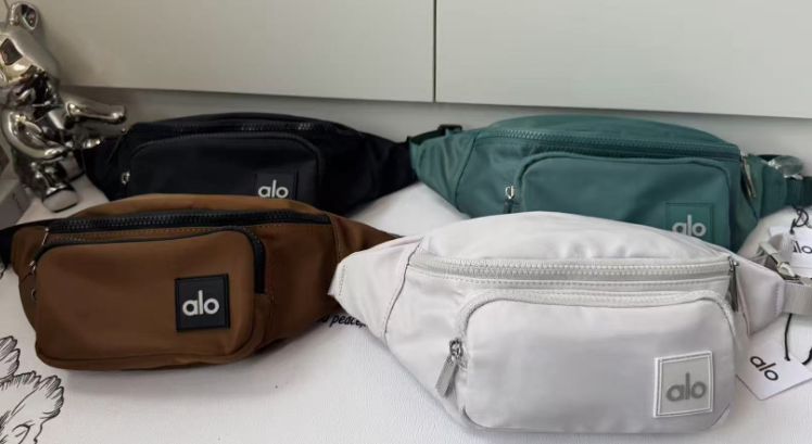 Alo Yoga アロー ヨガ ウエストバッグ ショルダー バッグ - メルカリ