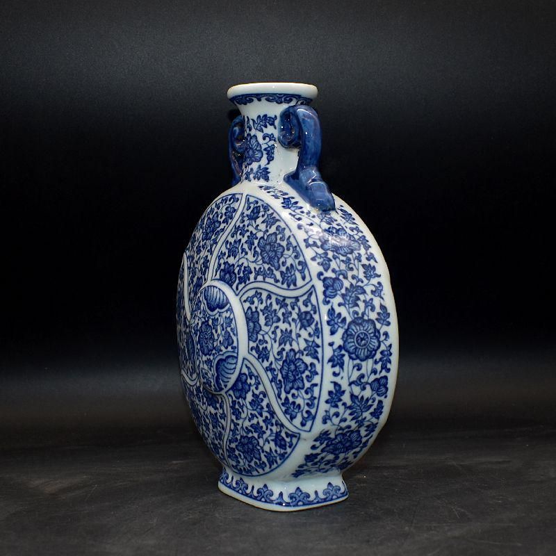大清乾隆帝五彩花卉図案花瓶  景徳鎮 陶磁器 装飾品 現代工芸品美術品 置物 大清乾隆帝五彩花卉図案花瓶 景徳鎮 陶磁器 装飾品 現代工芸品