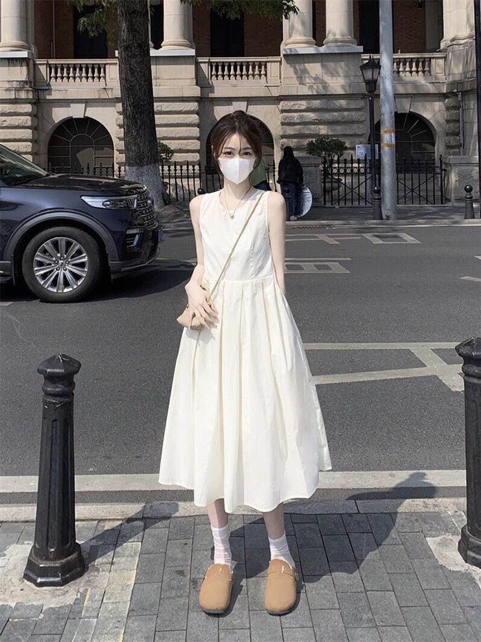 ✨希少✨ PLEATS PLEASE ノースリーブワンピース ロング 無地 白 楽天市場】ワンピース ホルターネック バイカラー ティアード