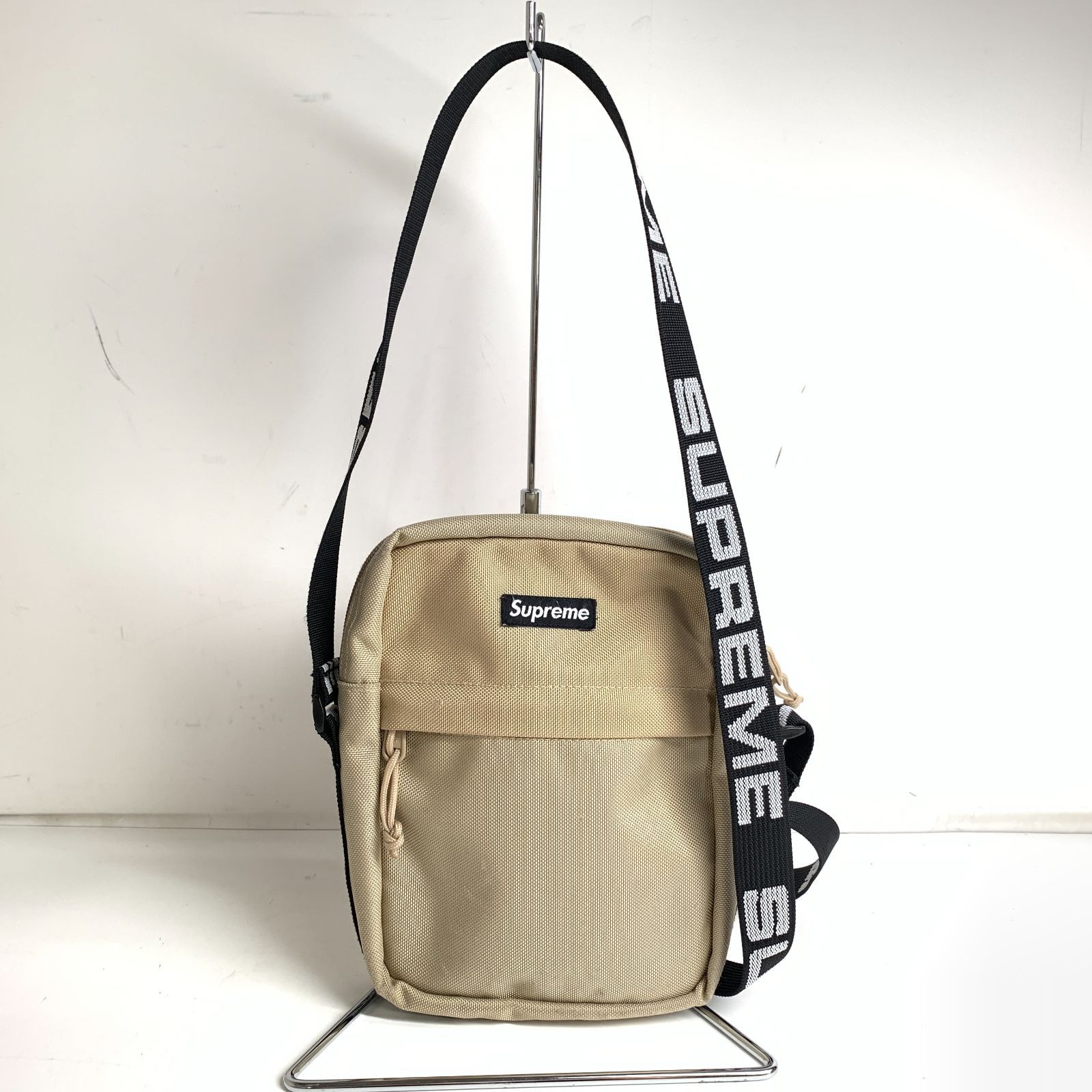 f001 L Supreme シュプリーム ショルダーバッグ ベージュ - メルカリ 