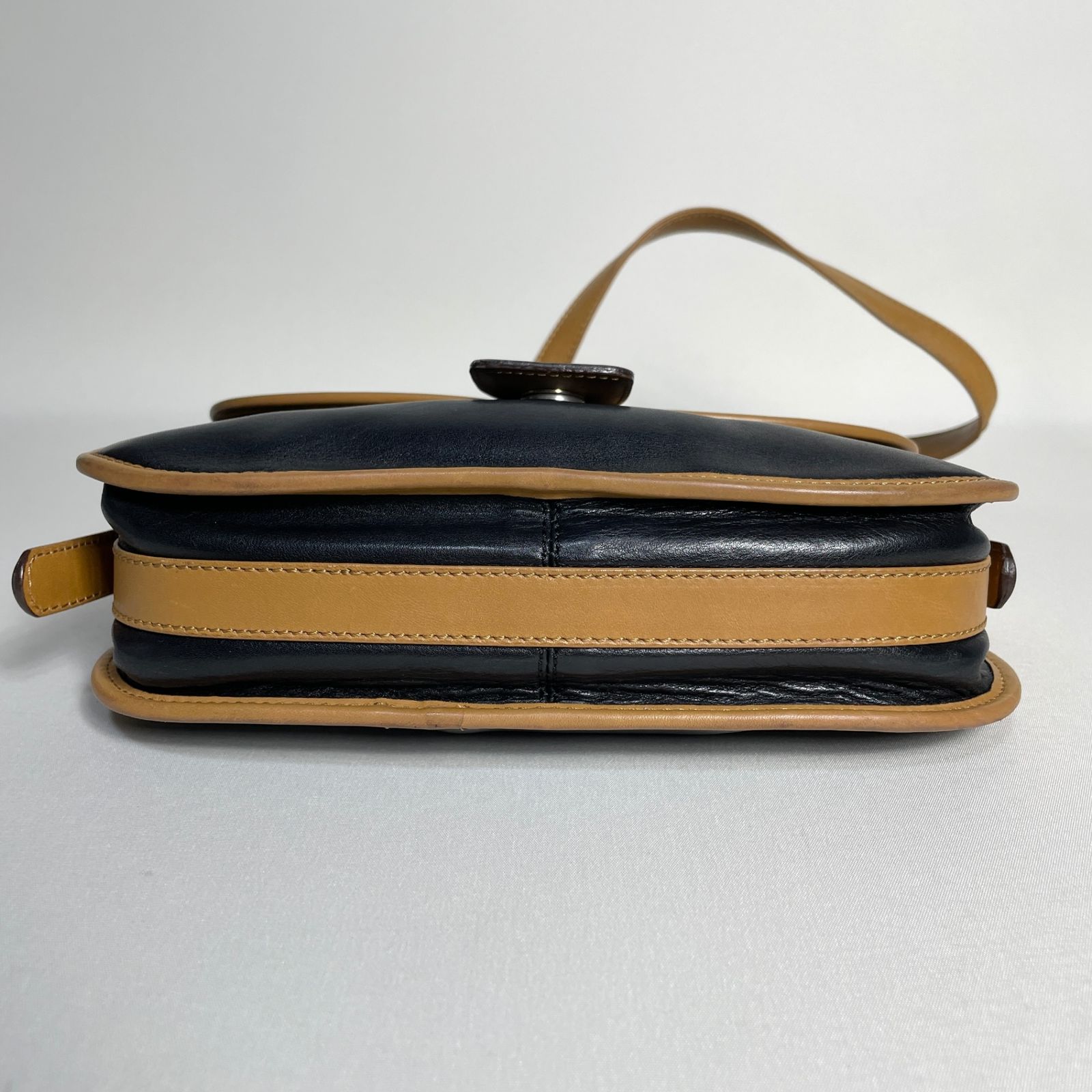 2502-228｜美品｜セリーヌ ショルダーバッグ レザー ブラック  