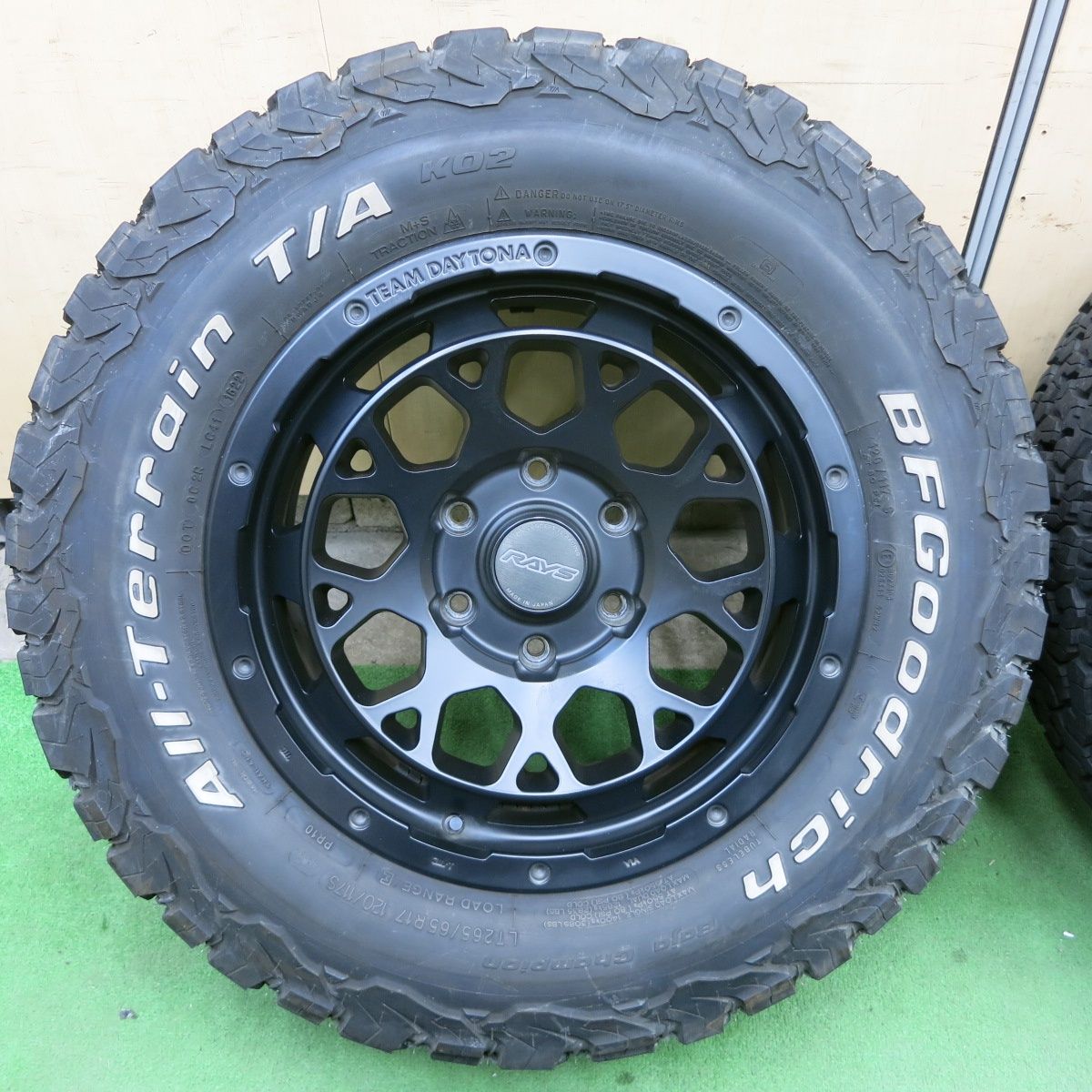 バリ溝！22年！キレイ！9.5分☆RAYS TEAM DAYTONA M9 265/65R17 120 
