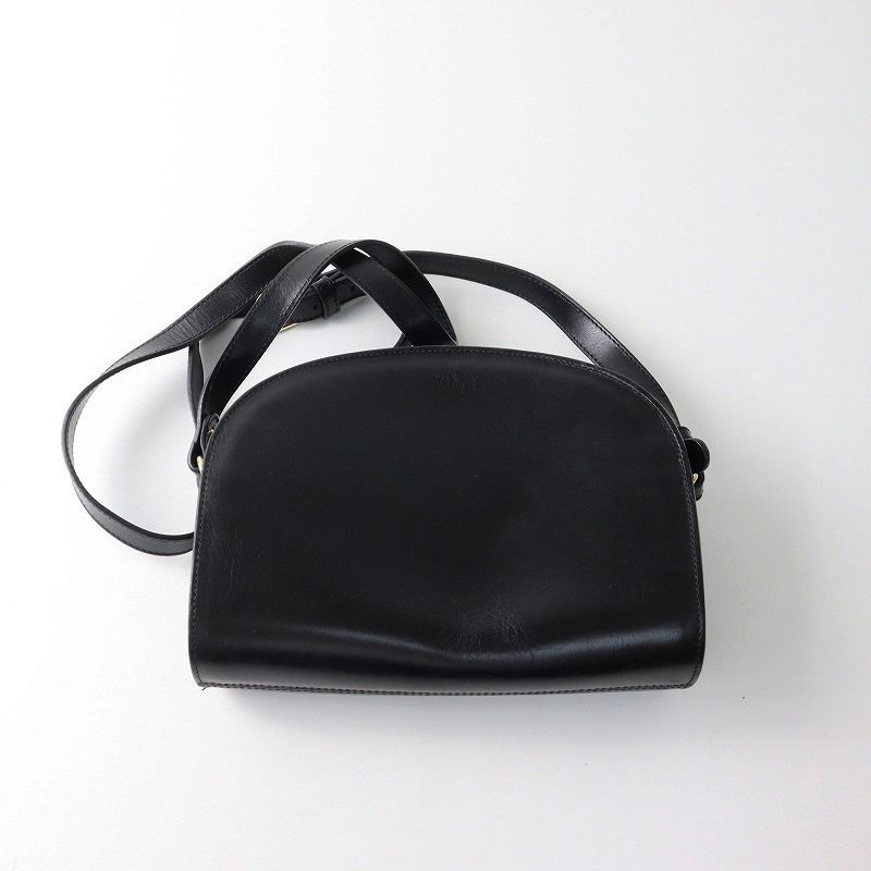 人気 アーペーセー ハーフムーン ショルダーバッグ レザー ブラック 肩掛け A.P.C. アーペーセー バッグ ショルダーバッグ ハーフムーン