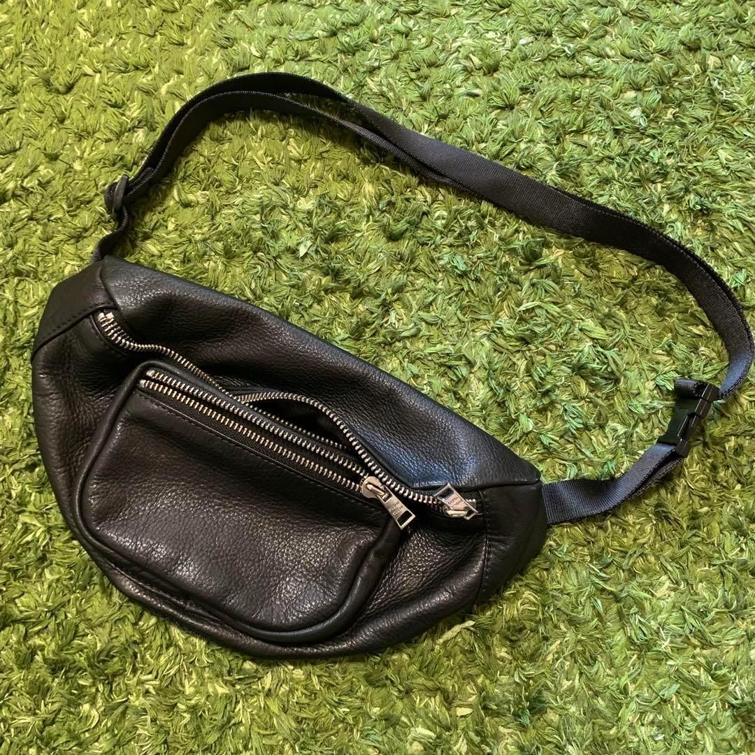 美品★ PUBLIC TOKYO レザーウエストバッグ　ショルダーバッグ 美品 PUBLIC TOKYO レザーウエストバッグ ショルダーバッグ