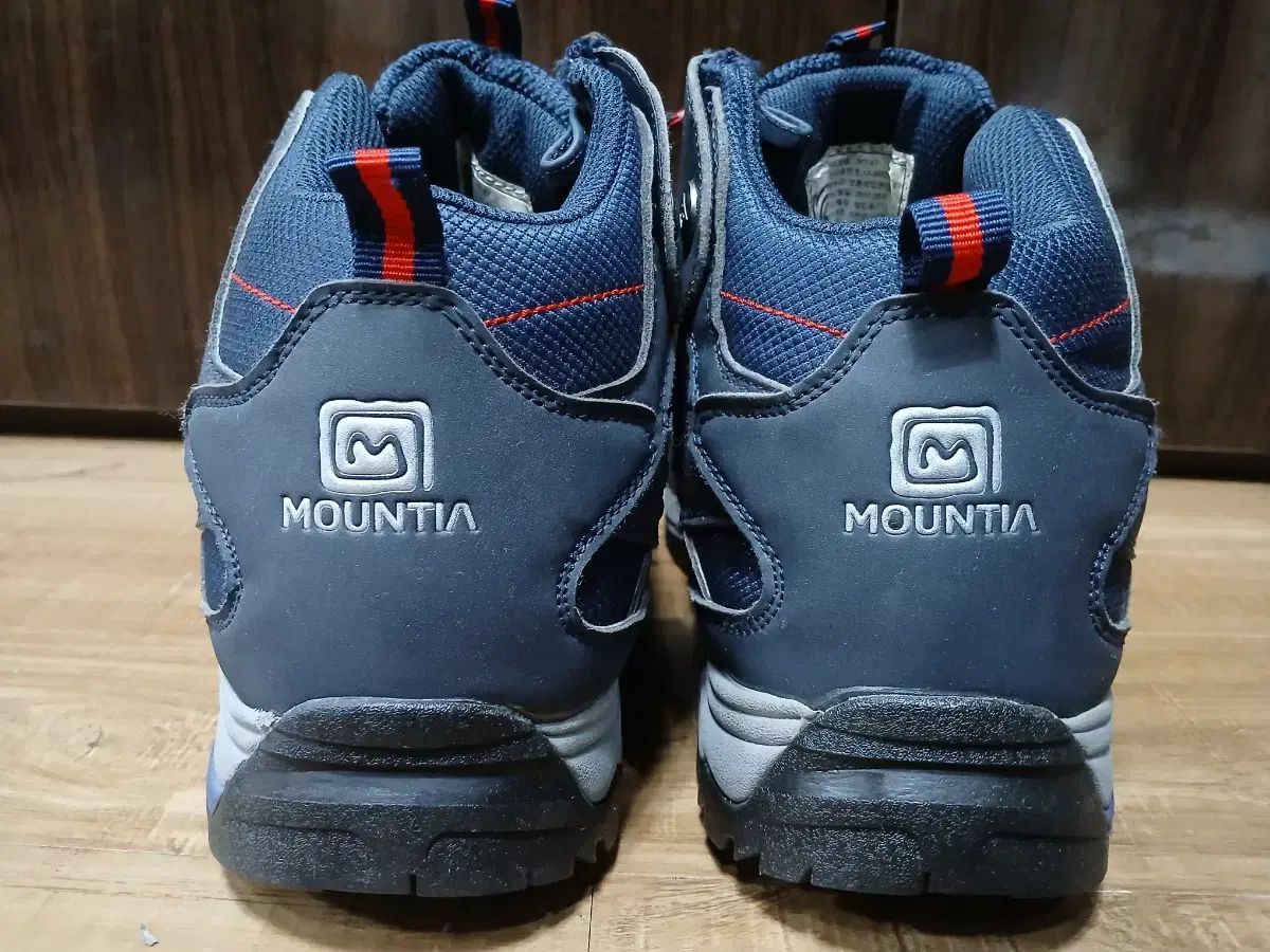 MOUNTIA 安全靴