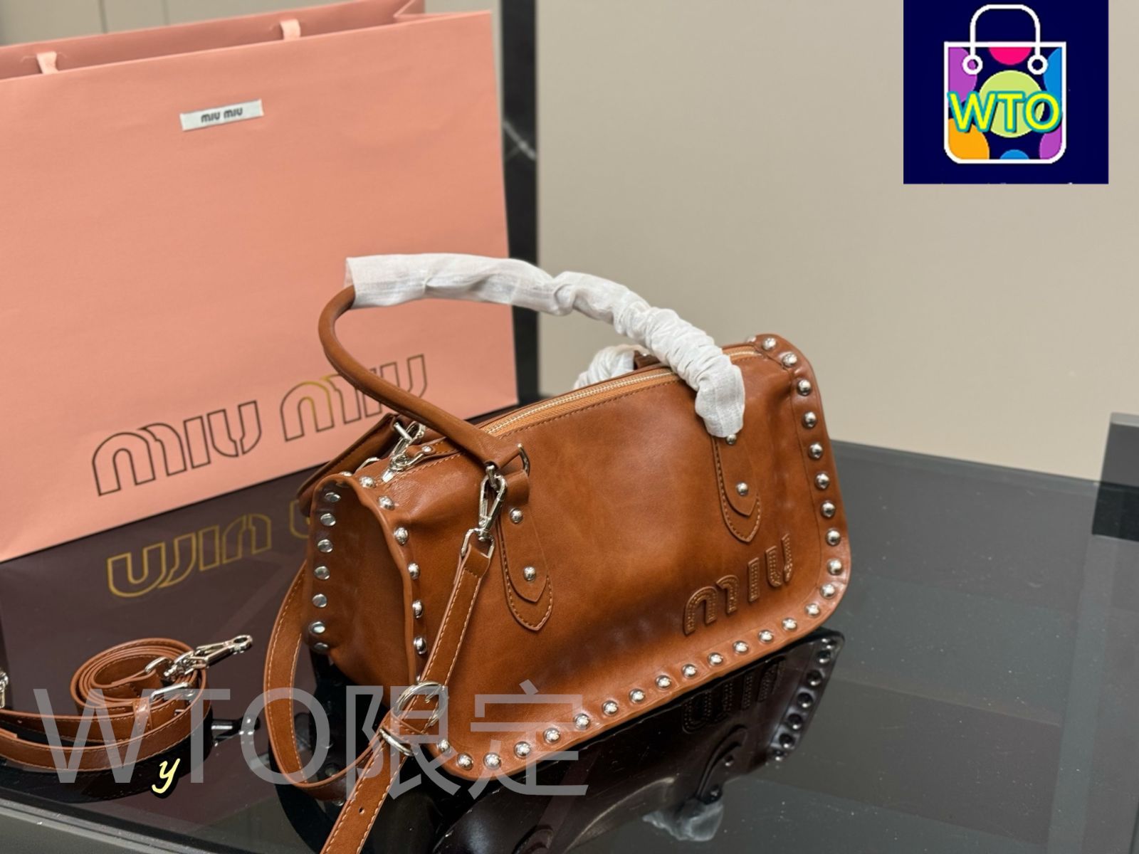 miuさま 専用 今日特価】MIU MIU ファジー アームバッグ 送料無料 今在庫限定