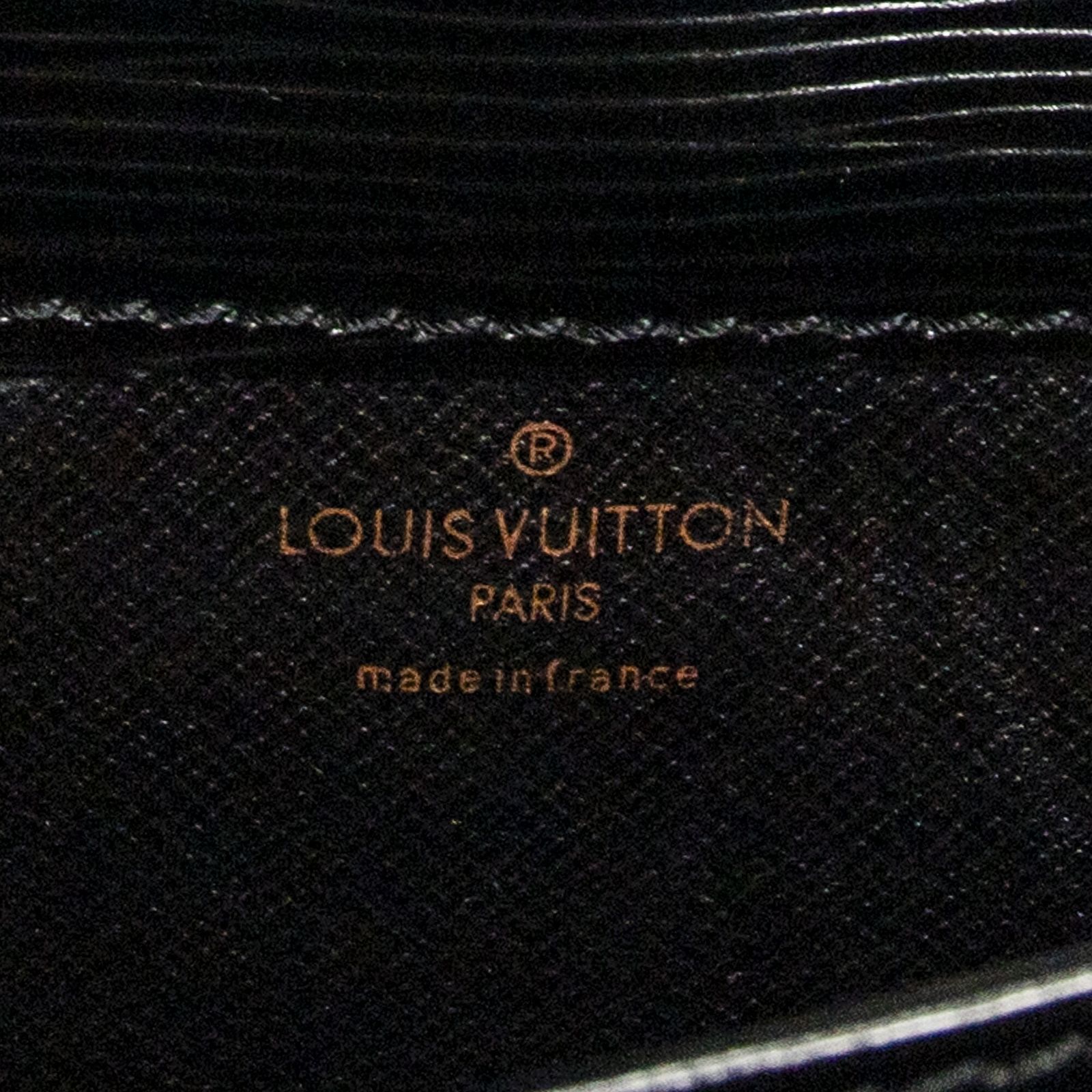 VUITTON ルイヴィトンカルトシエール黒エピAB