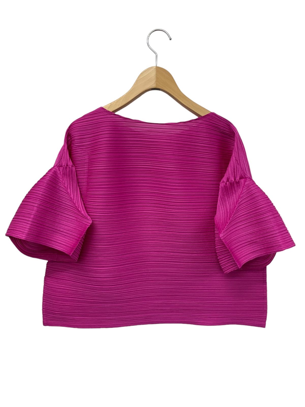 PLEATSPLEASE イッセイミヤケ トップス　カットソー　半袖　ピンク　3 中古・古着通販】ISSEY MIYAKE PLEATS (T.) (イッセイミヤケ プリーツ