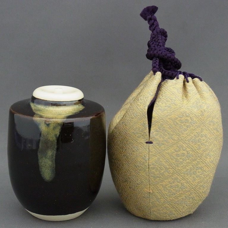 茶道具 三宅謙蔵 山中塗 茄子香合 USED美品 茶道具] 三宅謙蔵 山中塗