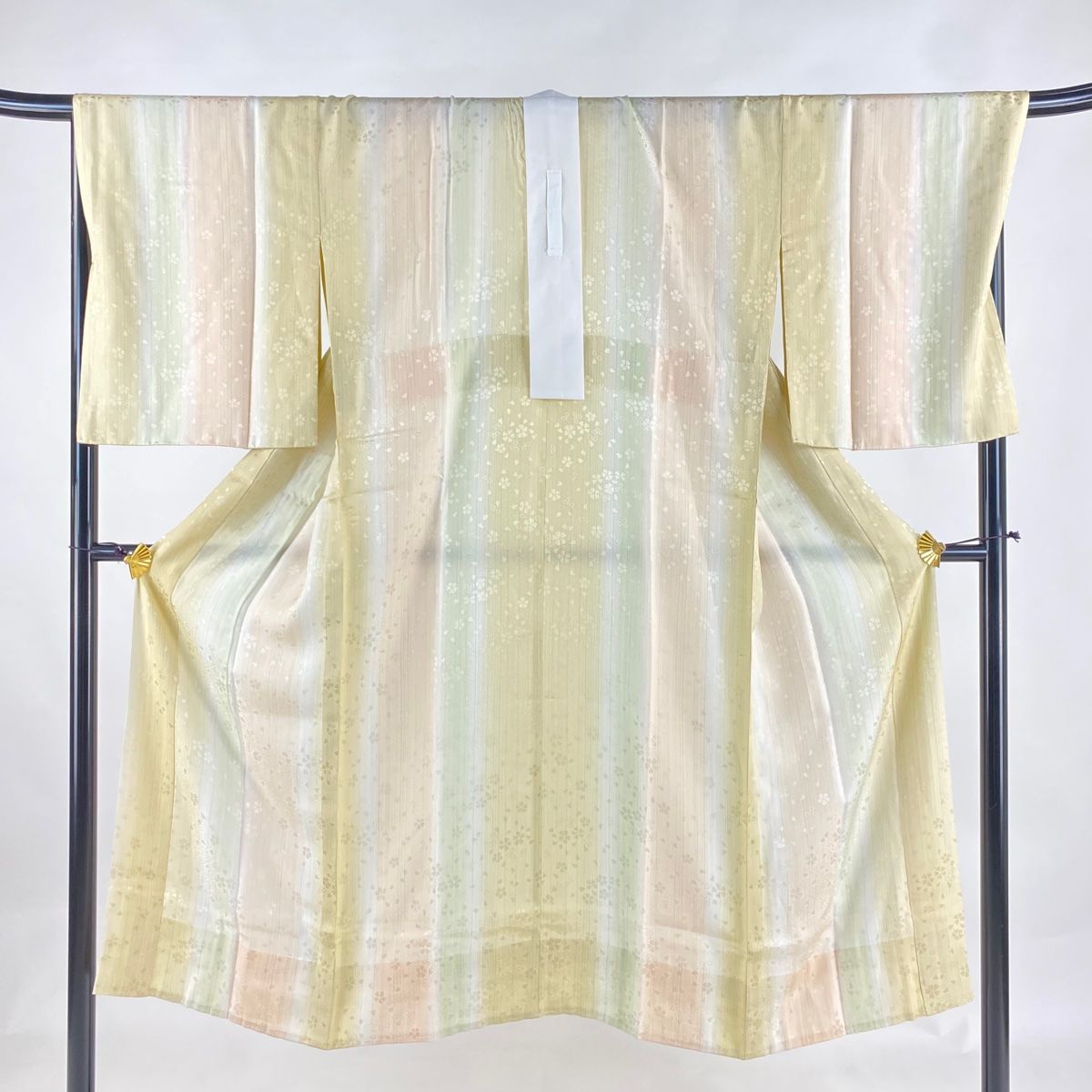 長襦袢 身丈135.5cm 裄丈67.5cm L 縦縞 ぼかし ベージュ 正絹 秀品
