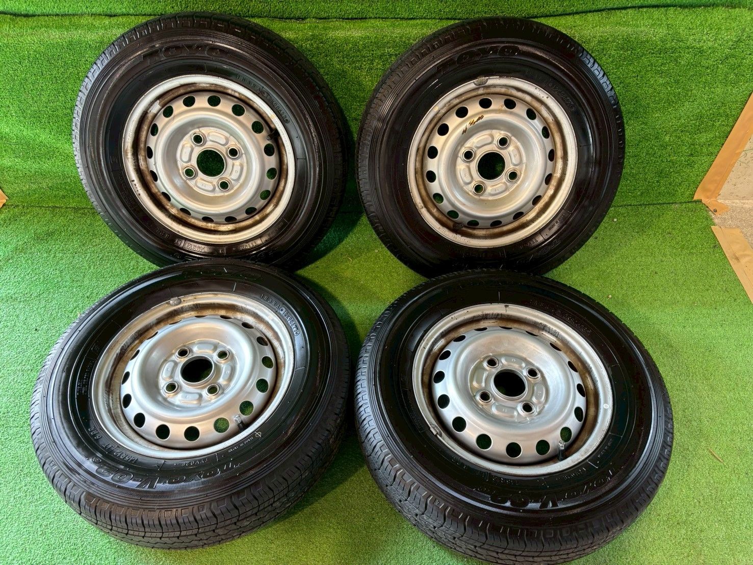 ハイゼットカーゴ純正タイヤホイールセット 純正スチール 145/80R12 