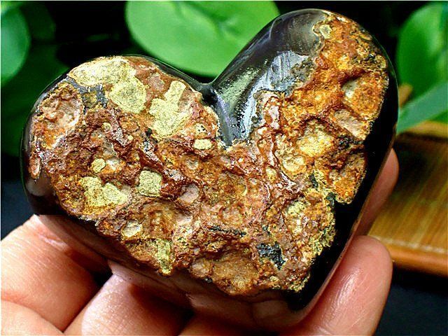 ウルグアイ AAA級家庭円満◇天然ハート型アメジスト原石178G3-137G64b