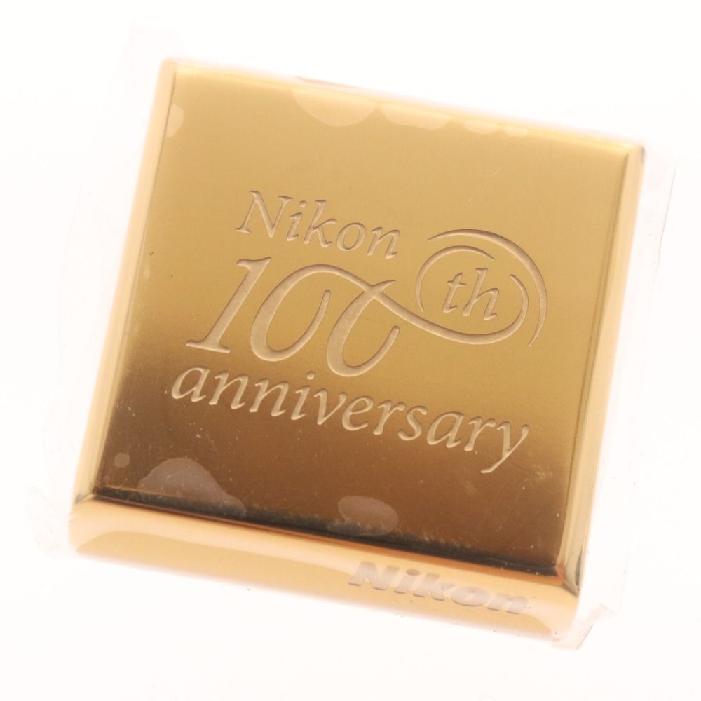 ニコンオリジナル記念ピンバッチ Nikon】マップカメラ限定 ピンバッジプレゼント | THE MAP TIMES