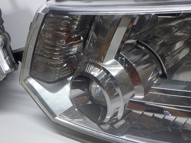 デリカD5 ヘッドライト左右 HID CV 前期 100-87918 コーティング